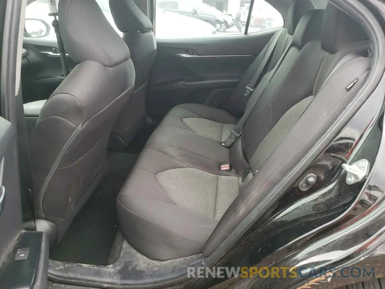 10 Photograph of a damaged car 4T1L11BK3LU015860 TOYOTA CAMRY 2020