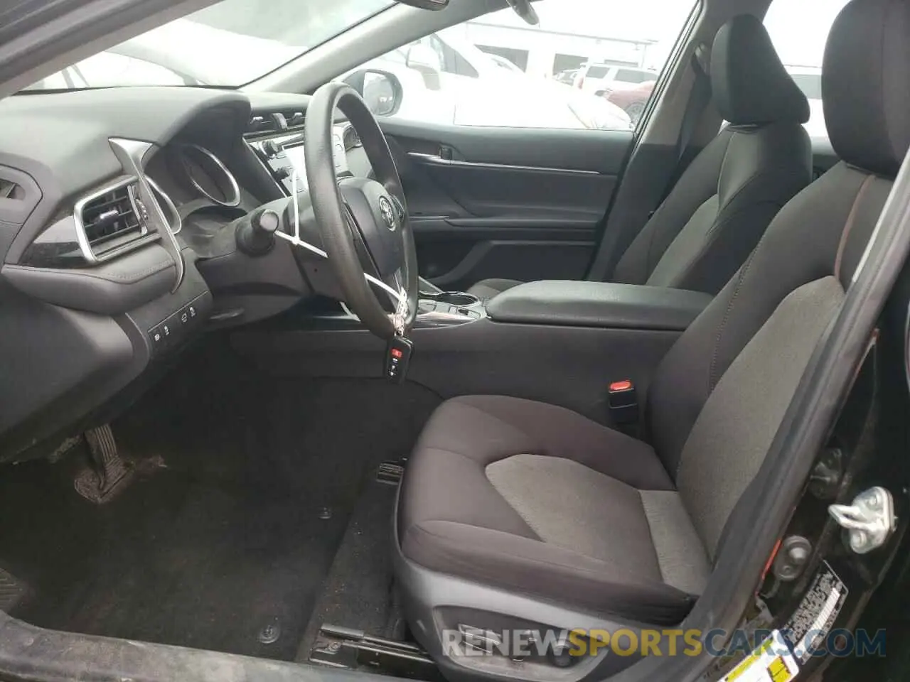 7 Photograph of a damaged car 4T1L11BK3LU015860 TOYOTA CAMRY 2020