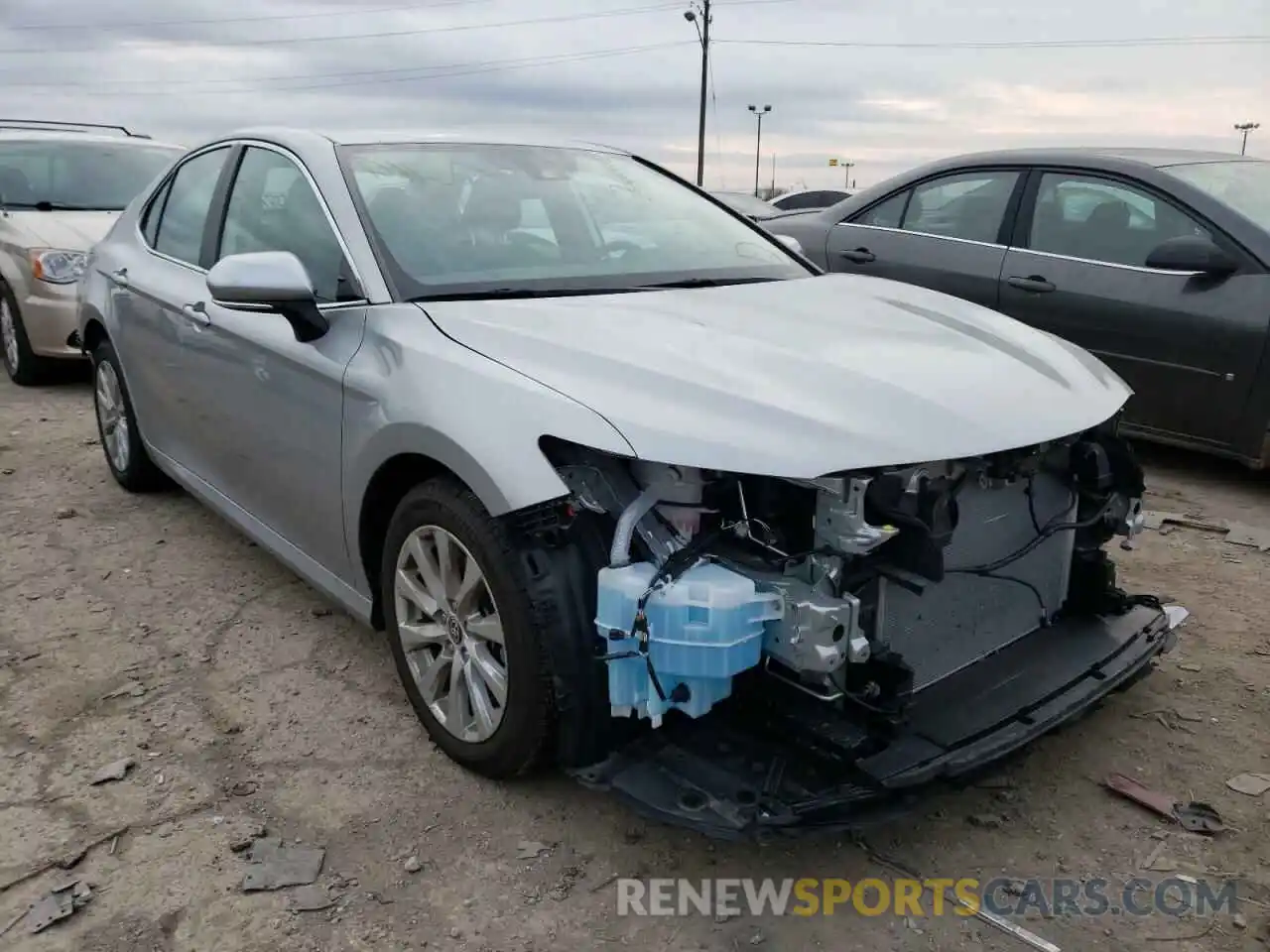 1 Photograph of a damaged car 4T1L11BK5LU003337 TOYOTA CAMRY 2020