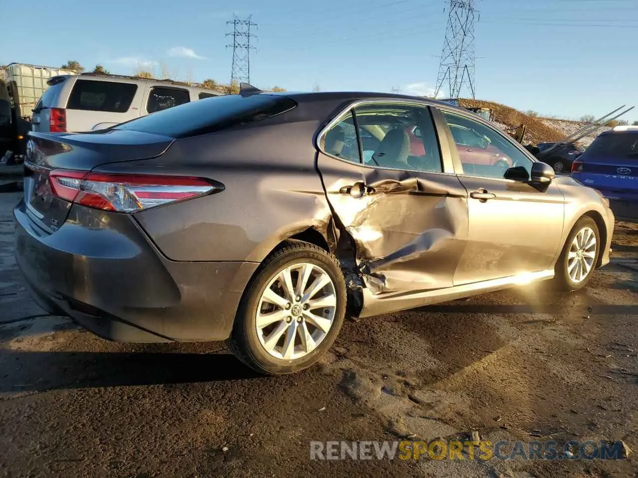 3 Photograph of a damaged car 4T1L11BK5LU005296 TOYOTA CAMRY 2020