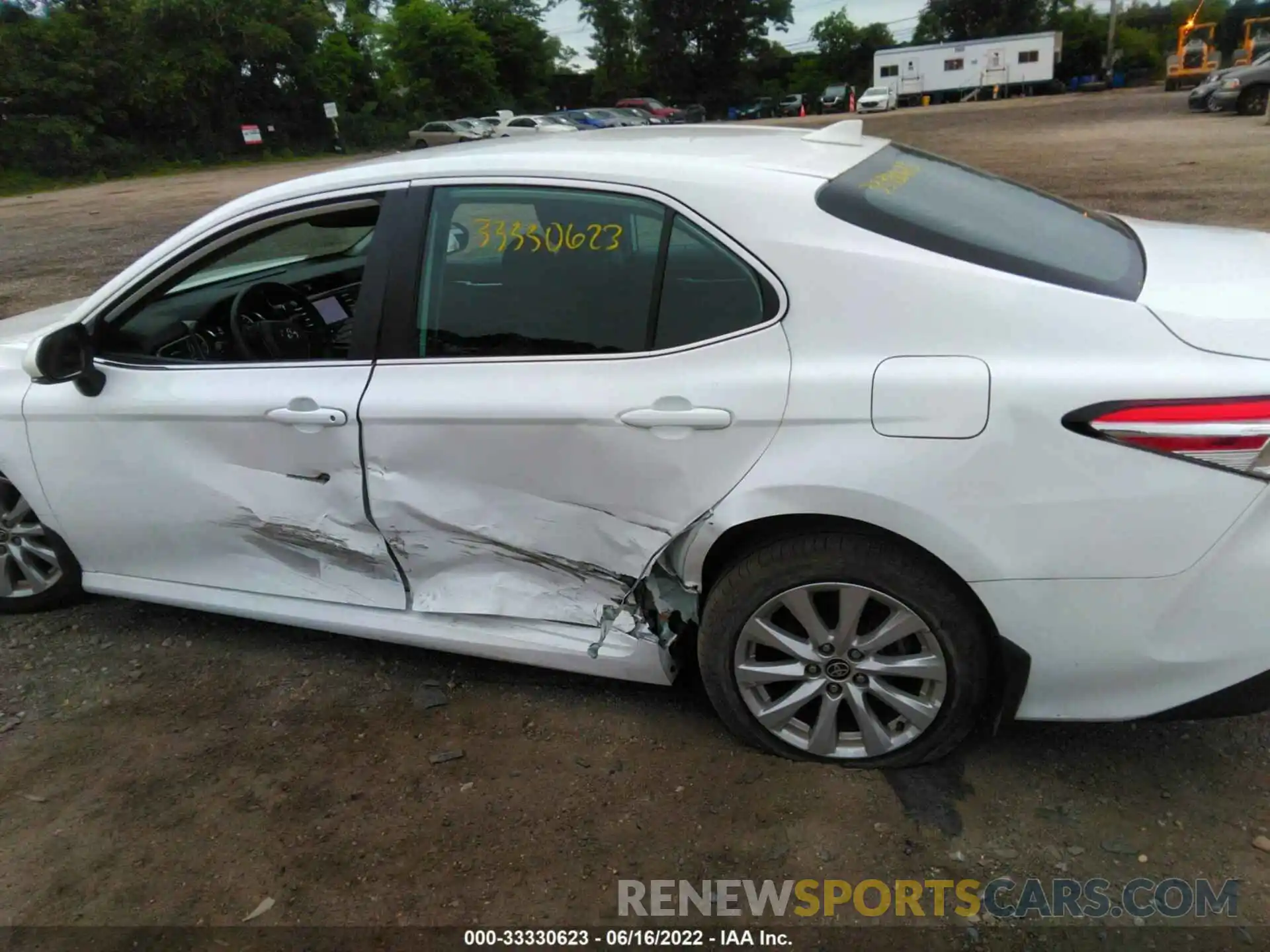 6 Photograph of a damaged car 4T1L11BK5LU011373 TOYOTA CAMRY 2020