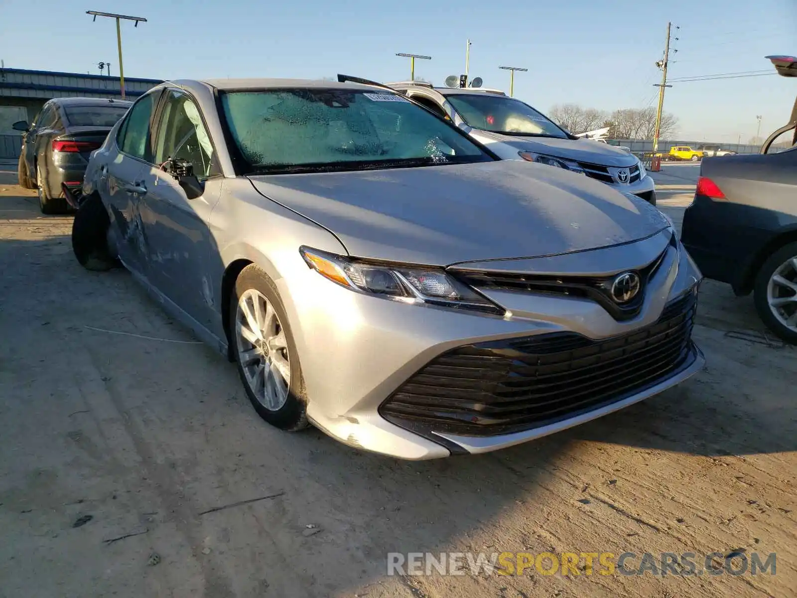 1 Photograph of a damaged car 4T1L11BK6LU013634 TOYOTA CAMRY 2020