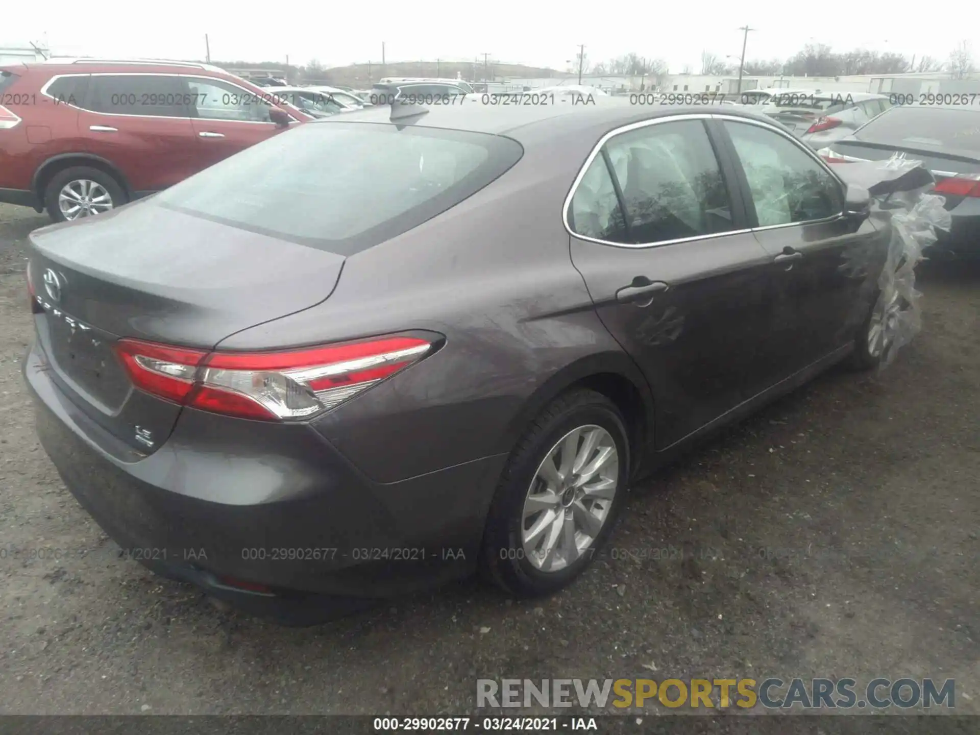 4 Photograph of a damaged car 4T1L11BK8LU018382 TOYOTA CAMRY 2020