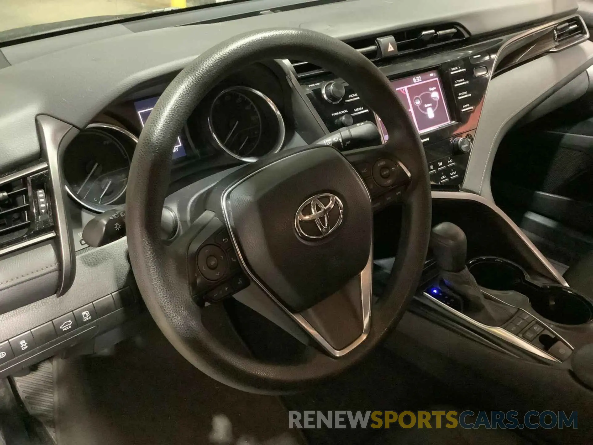 25 Photograph of a damaged car 4T1L31AK0LU016475 TOYOTA CAMRY 2020