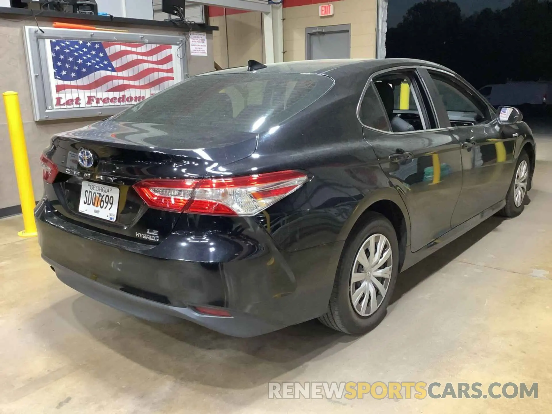 30 Photograph of a damaged car 4T1L31AK0LU016475 TOYOTA CAMRY 2020