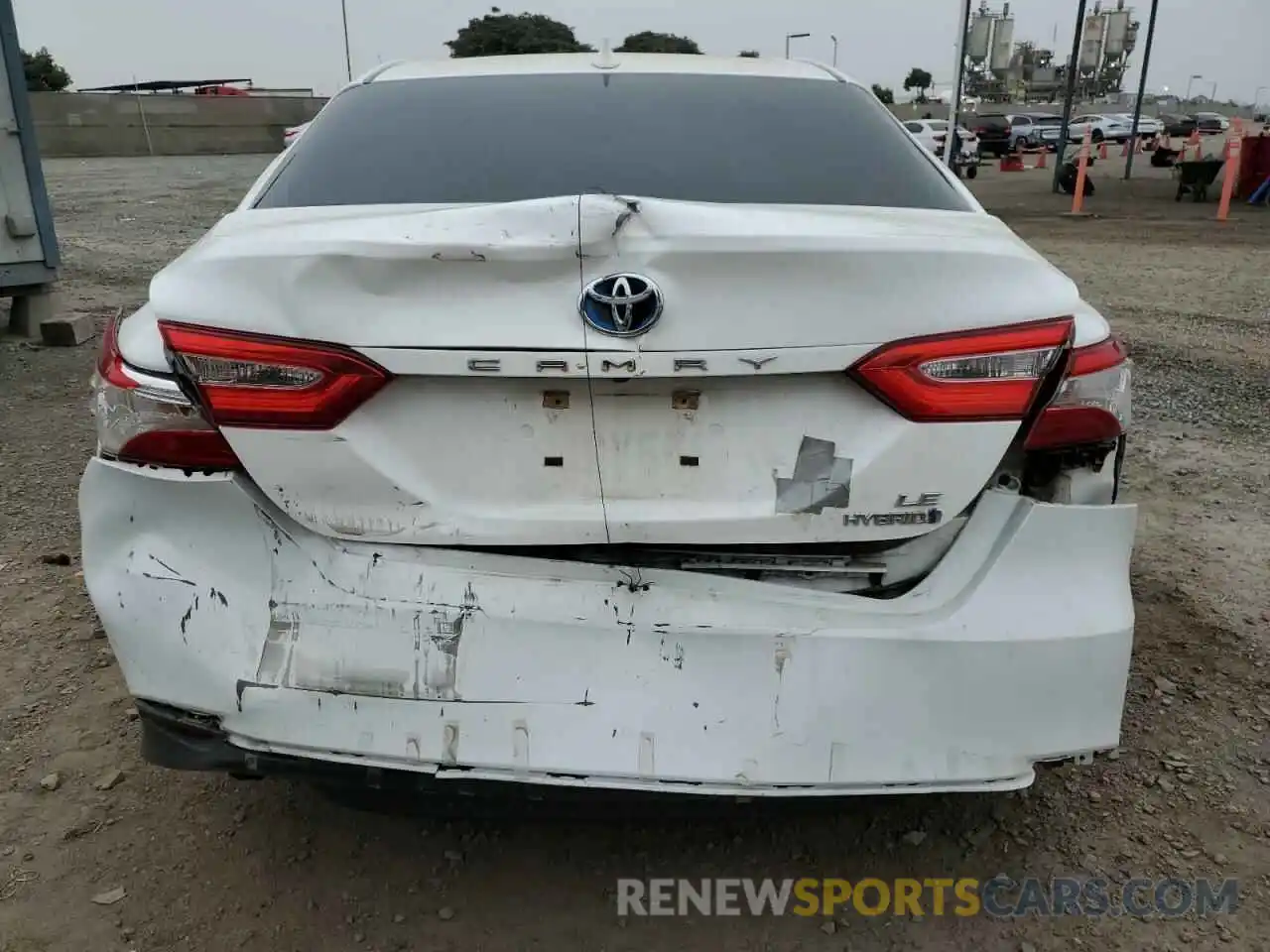 6 Photograph of a damaged car 4T1L31AK1LU013973 TOYOTA CAMRY 2020