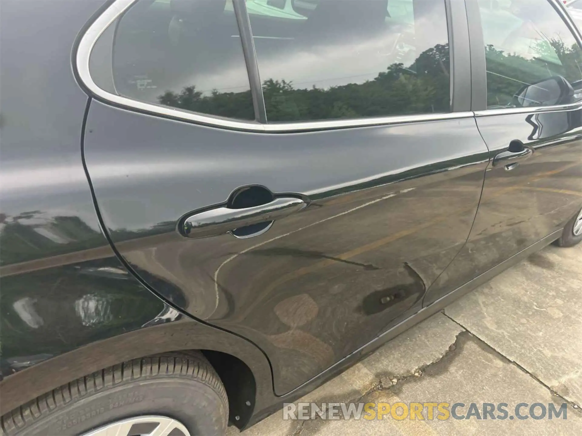 13 Photograph of a damaged car 4T1L31AK1LU014475 TOYOTA CAMRY 2020