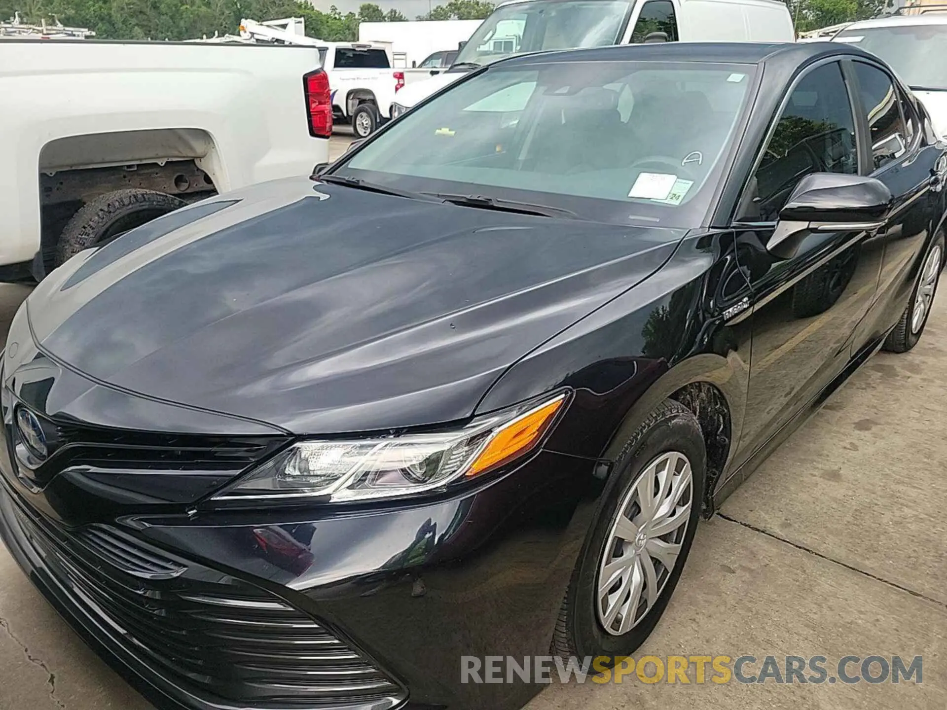 21 Photograph of a damaged car 4T1L31AK1LU014475 TOYOTA CAMRY 2020