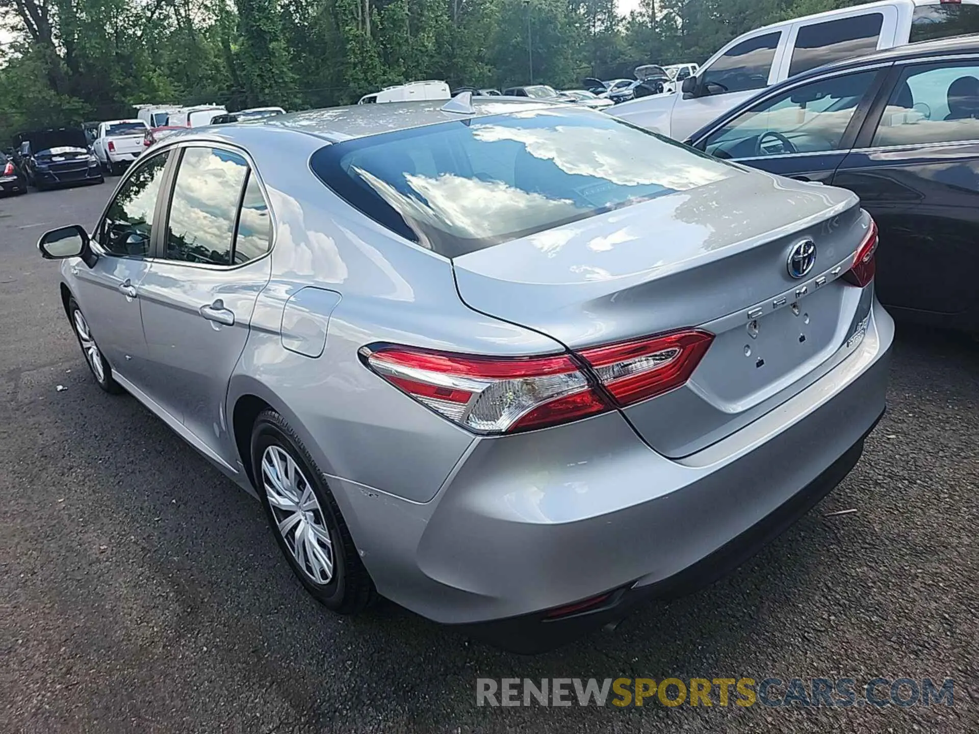 7 Photograph of a damaged car 4T1L31AK2LU014727 TOYOTA CAMRY 2020