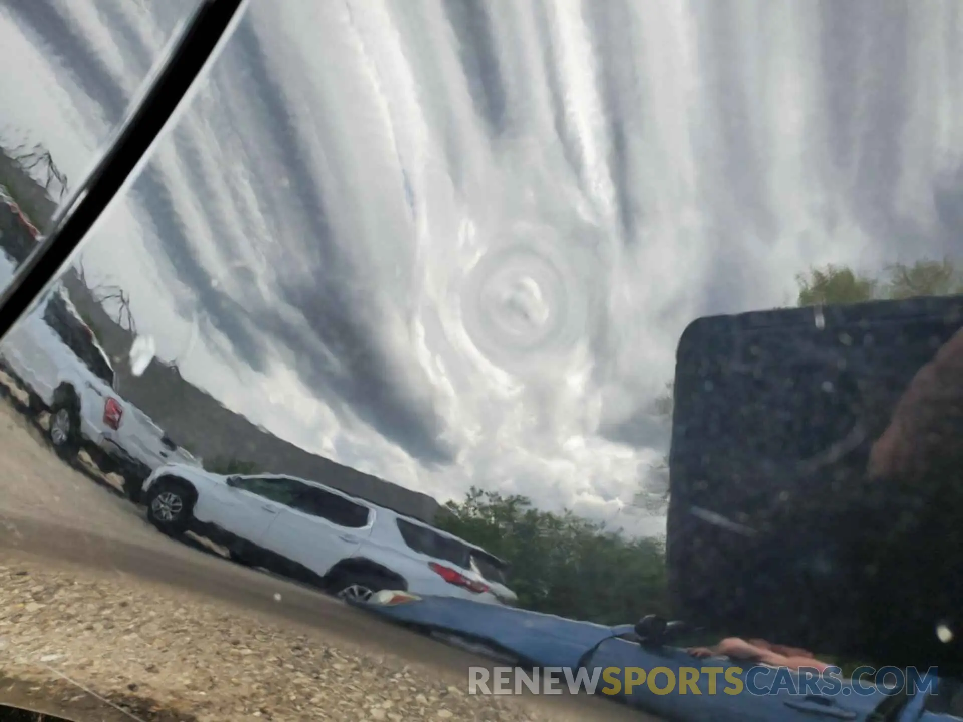 9 Photograph of a damaged car 4T1L31AK2LU536614 TOYOTA CAMRY 2020