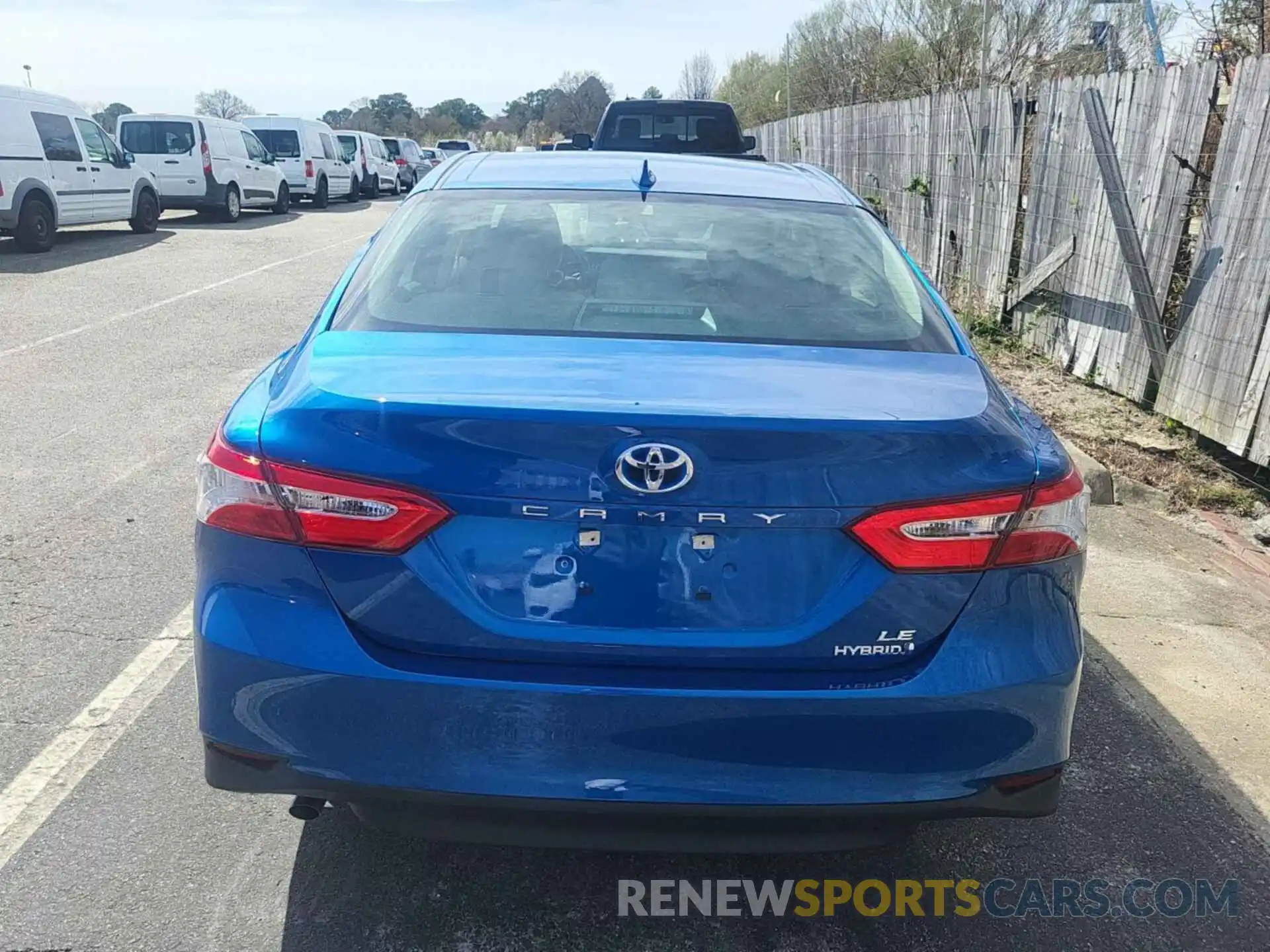 6 Photograph of a damaged car 4T1L31AK3LU015174 TOYOTA CAMRY 2020