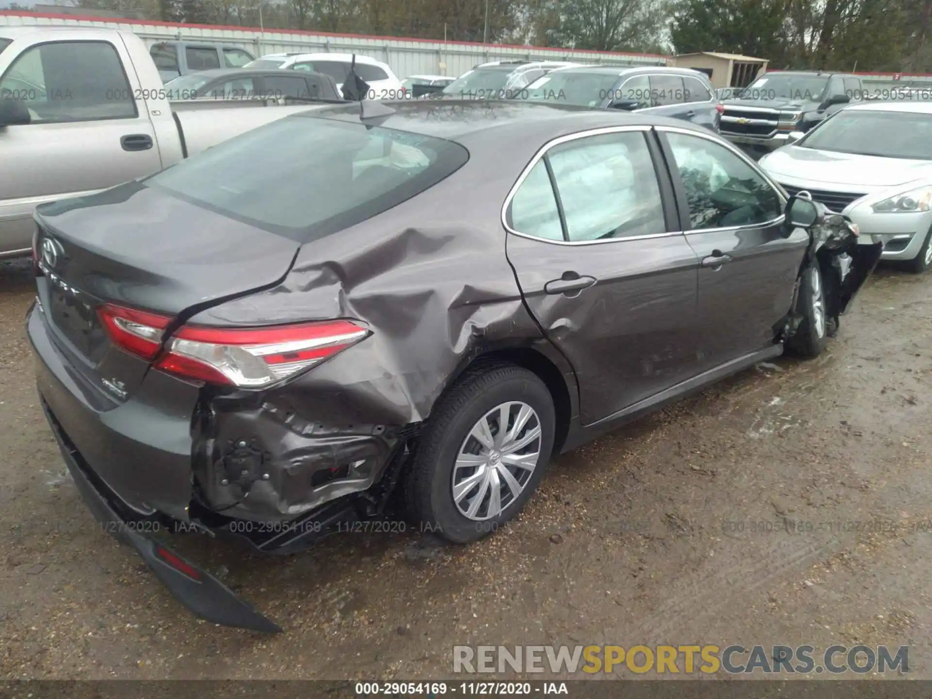 4 Photograph of a damaged car 4T1L31AK3LU015658 TOYOTA CAMRY 2020