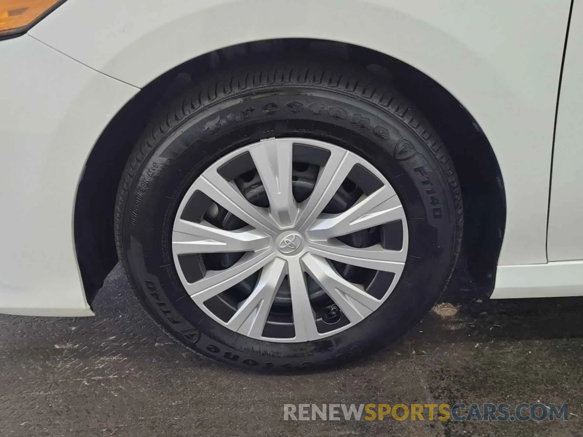 18 Photograph of a damaged car 4T1L31AK3LU533849 TOYOTA CAMRY 2020