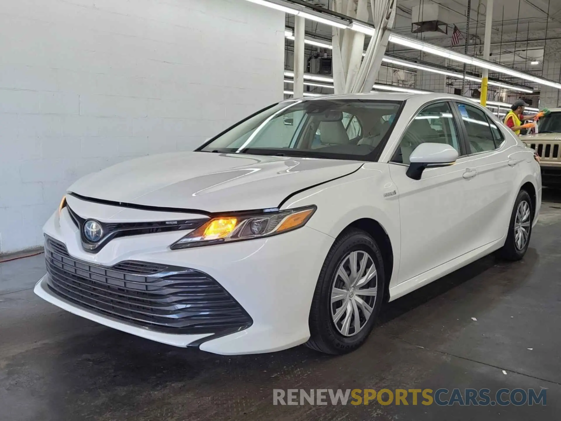 8 Photograph of a damaged car 4T1L31AK3LU533849 TOYOTA CAMRY 2020