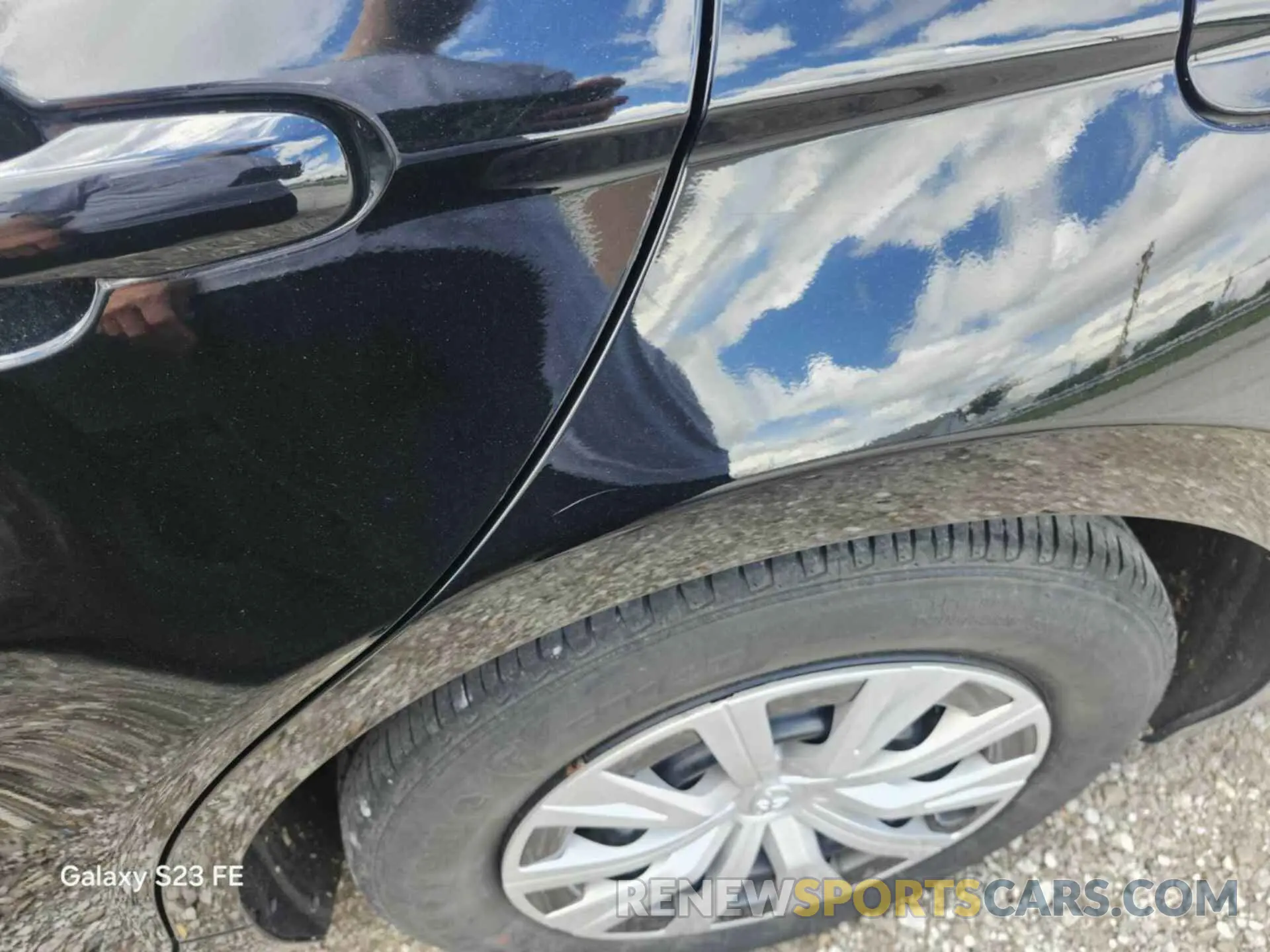 11 Photograph of a damaged car 4T1L31AK3LU535357 TOYOTA CAMRY 2020