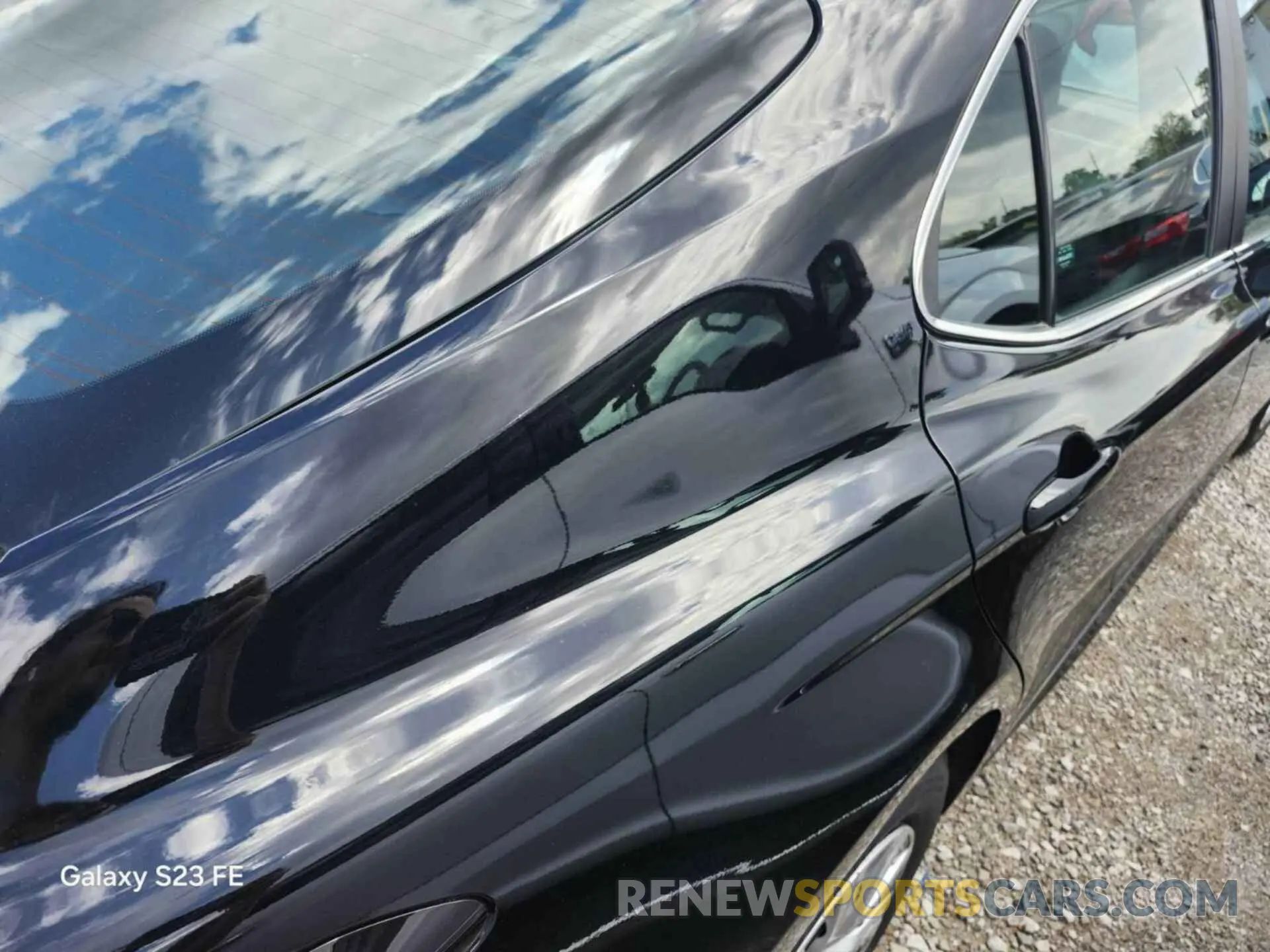 23 Photograph of a damaged car 4T1L31AK3LU535357 TOYOTA CAMRY 2020