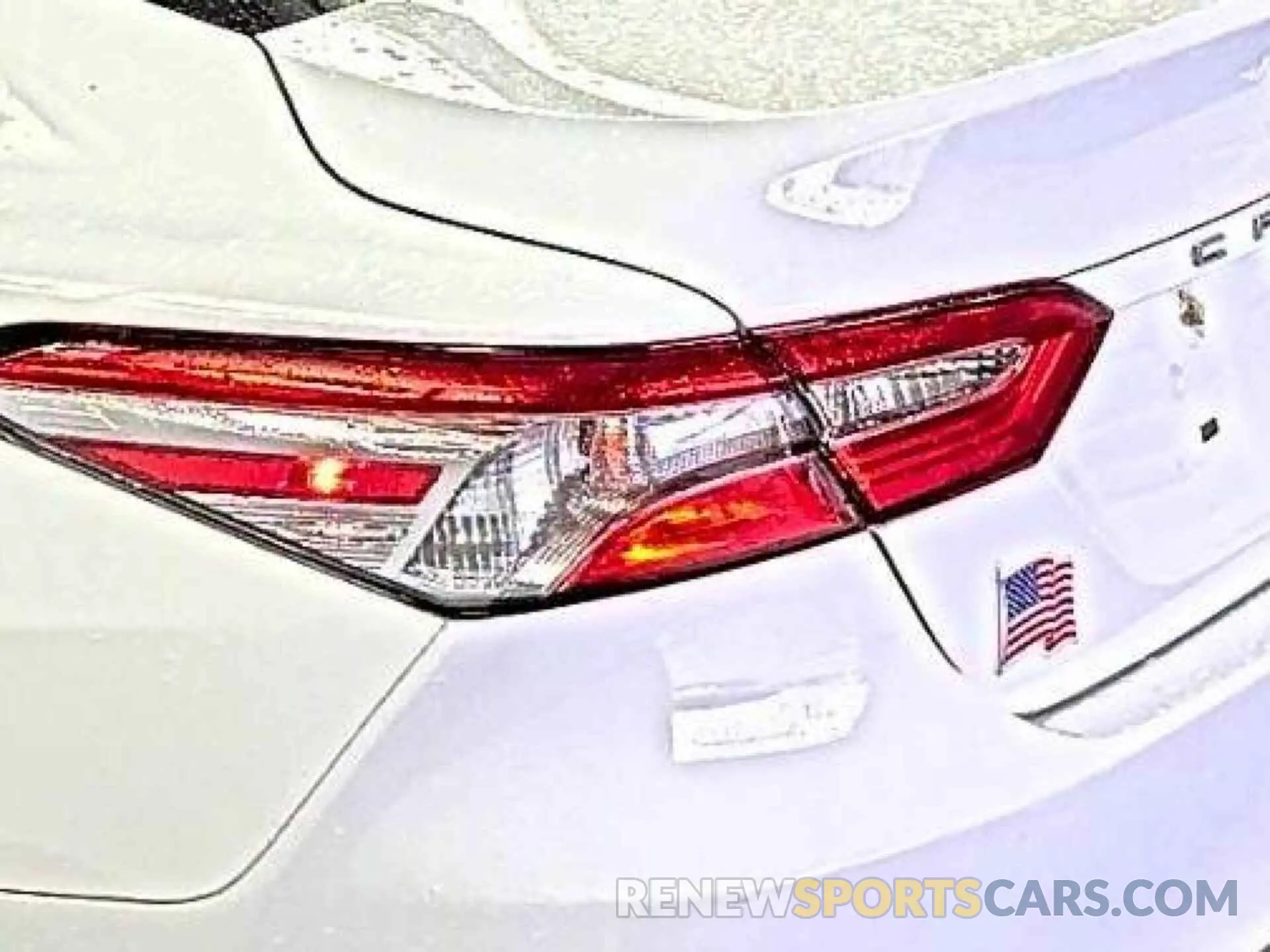 10 Photograph of a damaged car 4T1L31AK4LU014938 TOYOTA CAMRY 2020