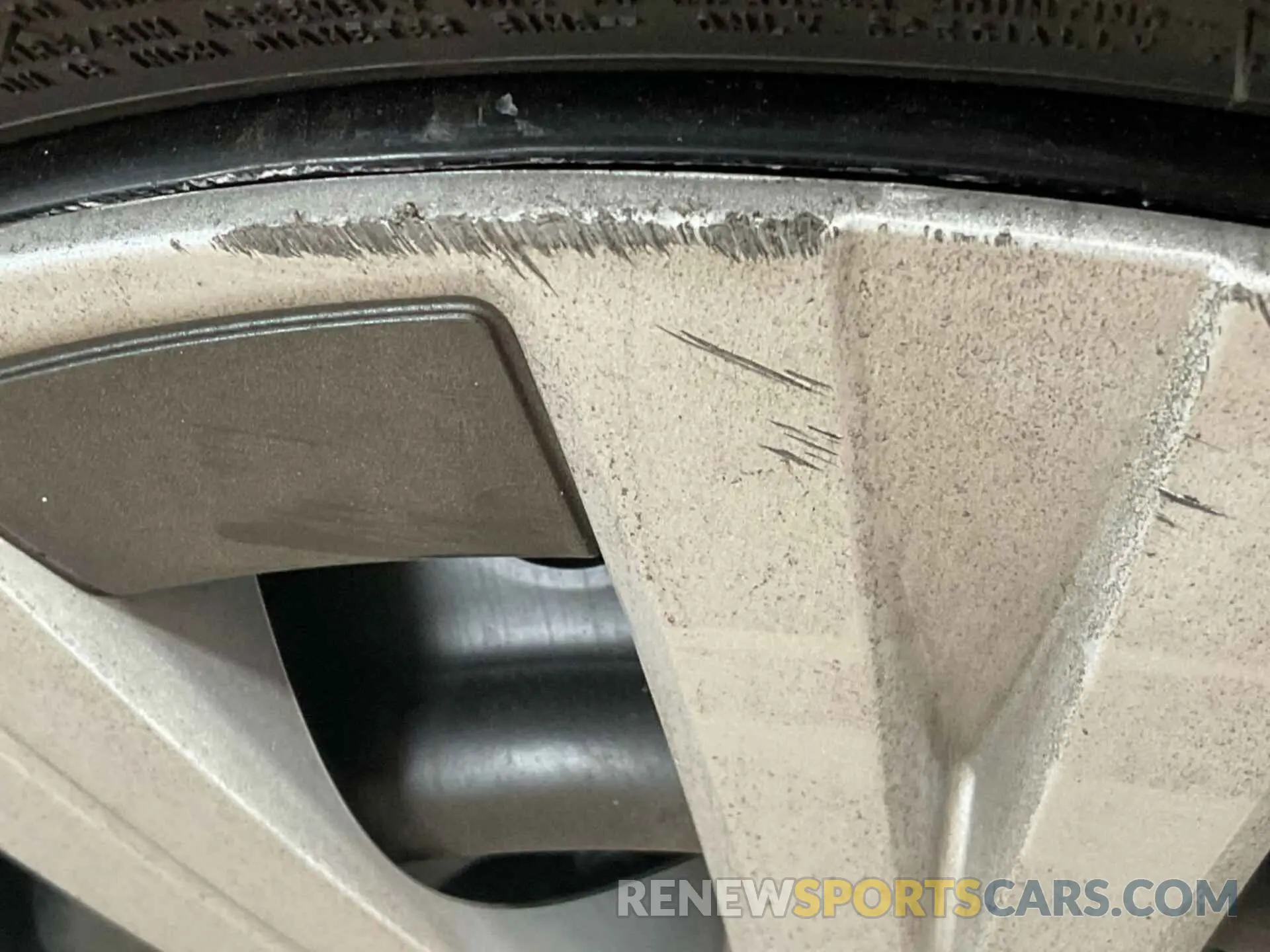 13 Photograph of a damaged car 4T1L31AK4LU014938 TOYOTA CAMRY 2020