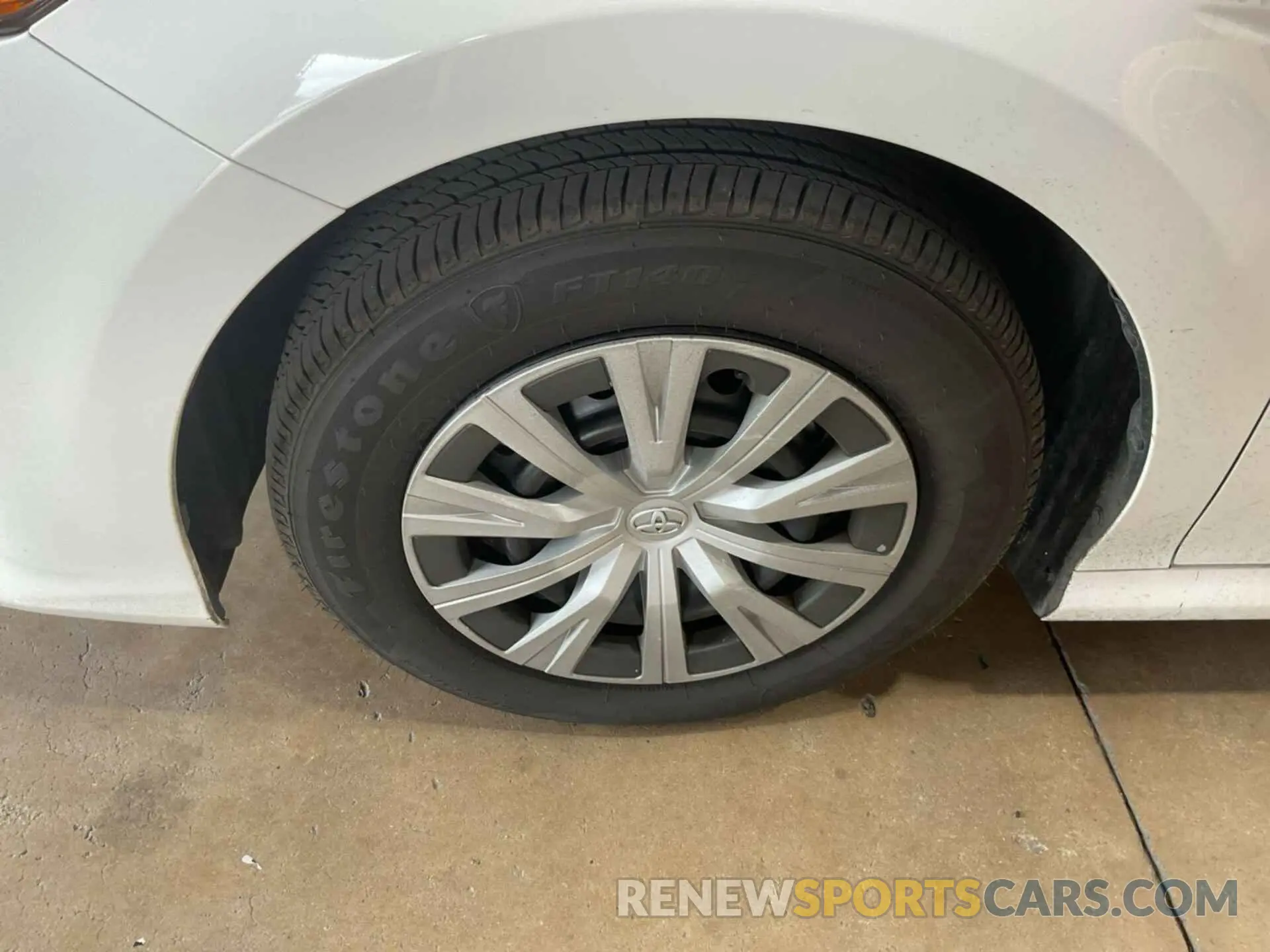 28 Photograph of a damaged car 4T1L31AK4LU014938 TOYOTA CAMRY 2020