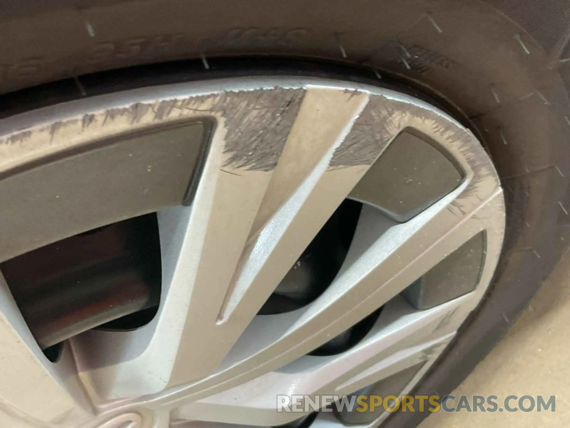 6 Photograph of a damaged car 4T1L31AK4LU014938 TOYOTA CAMRY 2020