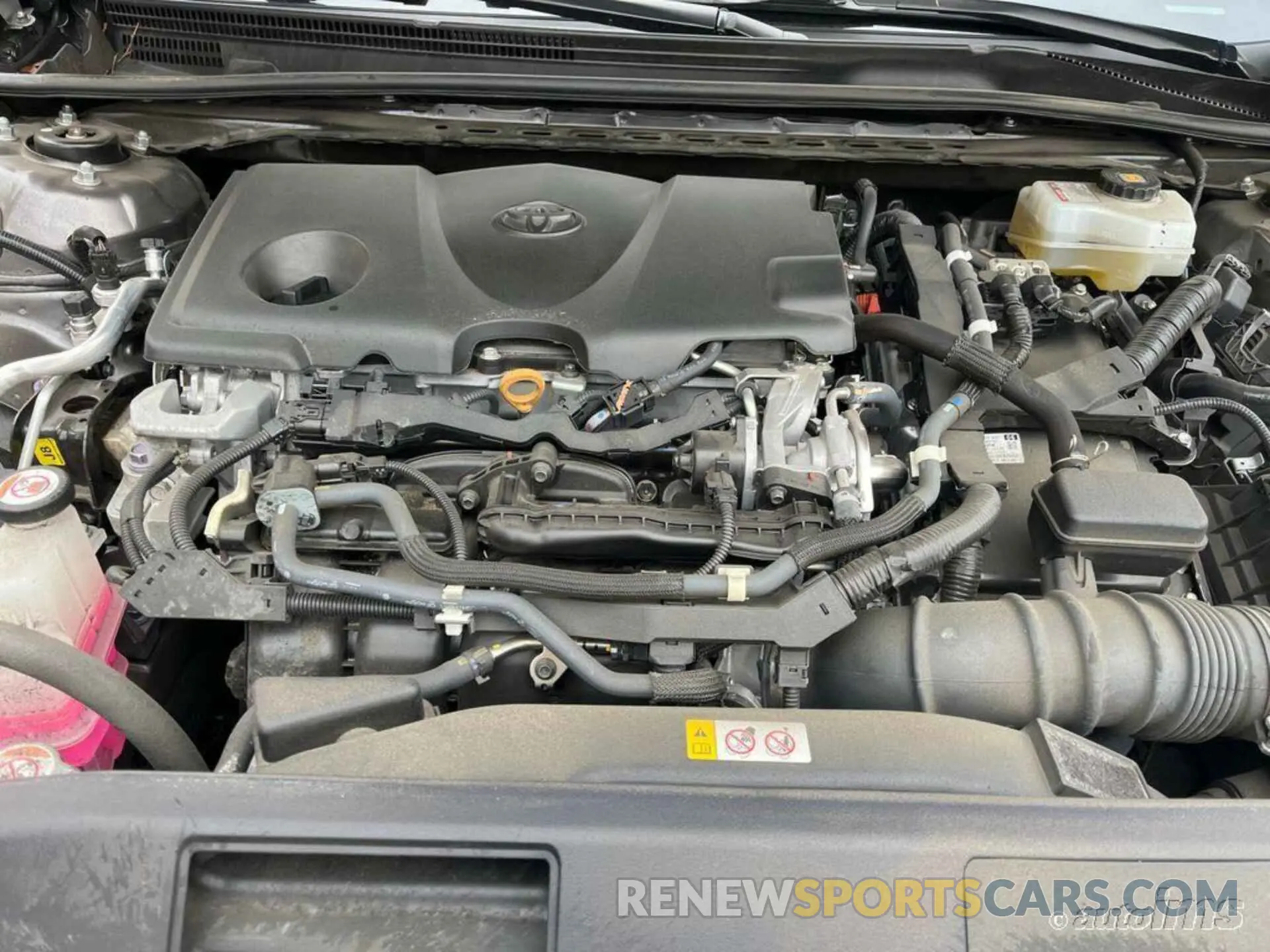11 Photograph of a damaged car 4T1L31AK4LU015393 TOYOTA CAMRY 2020