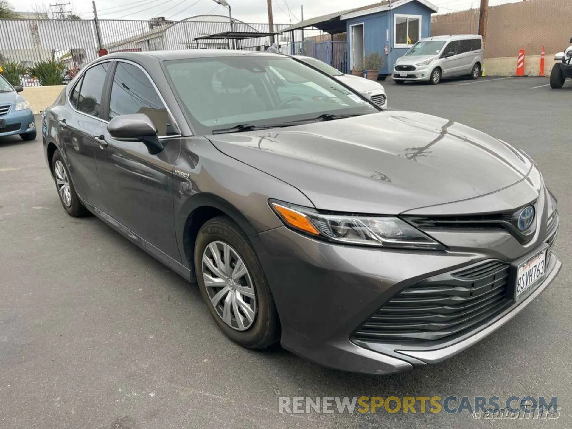 8 Photograph of a damaged car 4T1L31AK4LU015393 TOYOTA CAMRY 2020