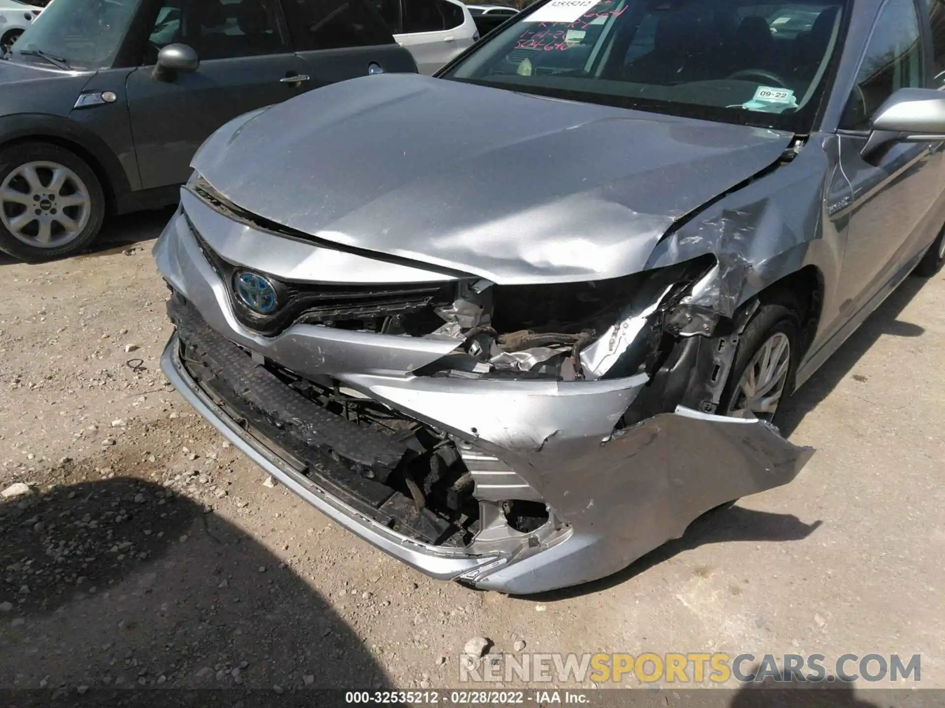 6 Photograph of a damaged car 4T1L31AK4LU544813 TOYOTA CAMRY 2020