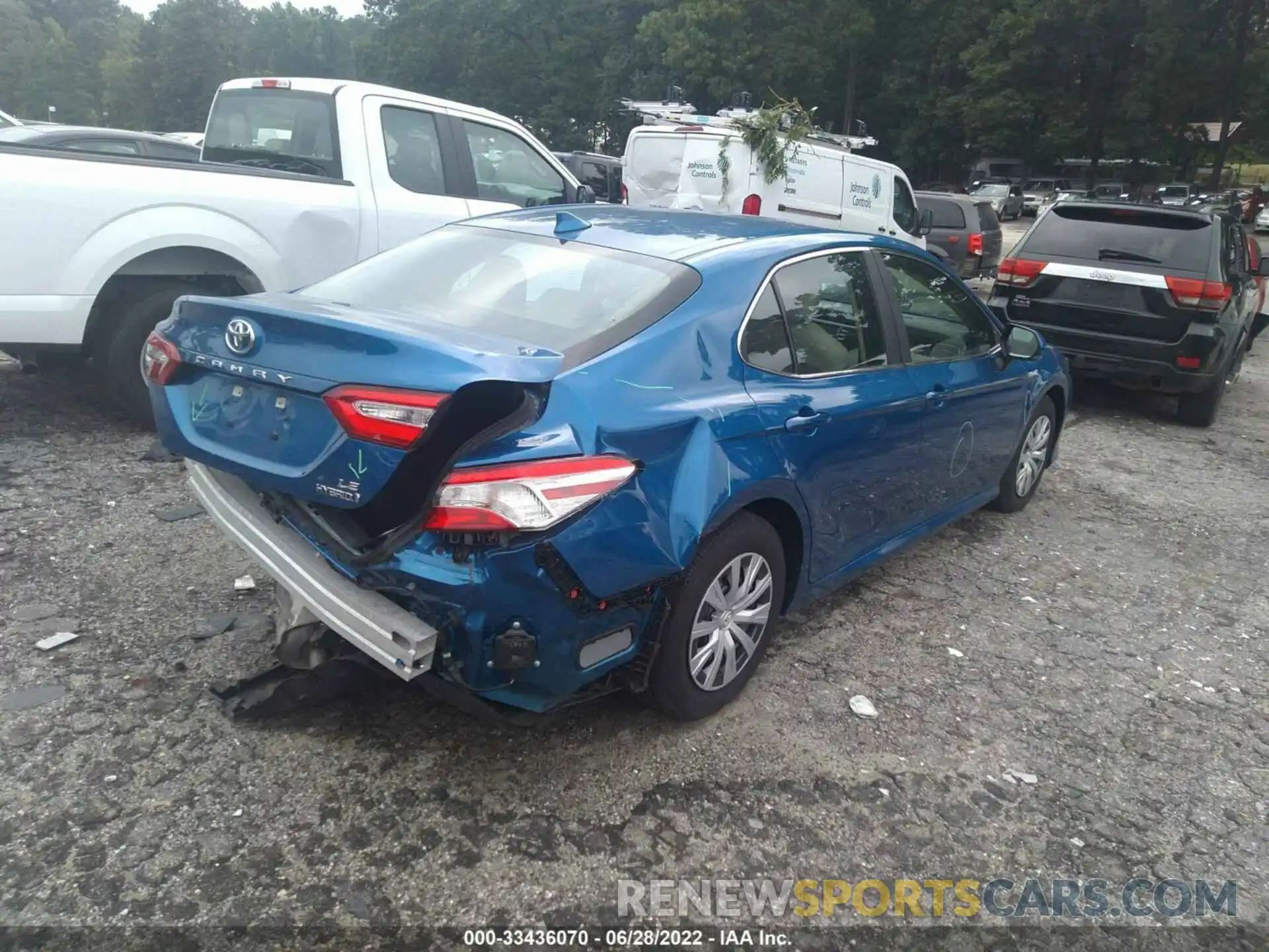 4 Photograph of a damaged car 4T1L31AK5LU017606 TOYOTA CAMRY 2020