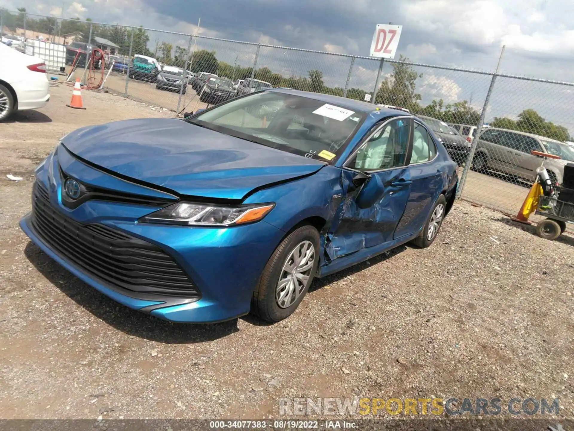 2 Photograph of a damaged car 4T1L31AK6LU010776 TOYOTA CAMRY 2020