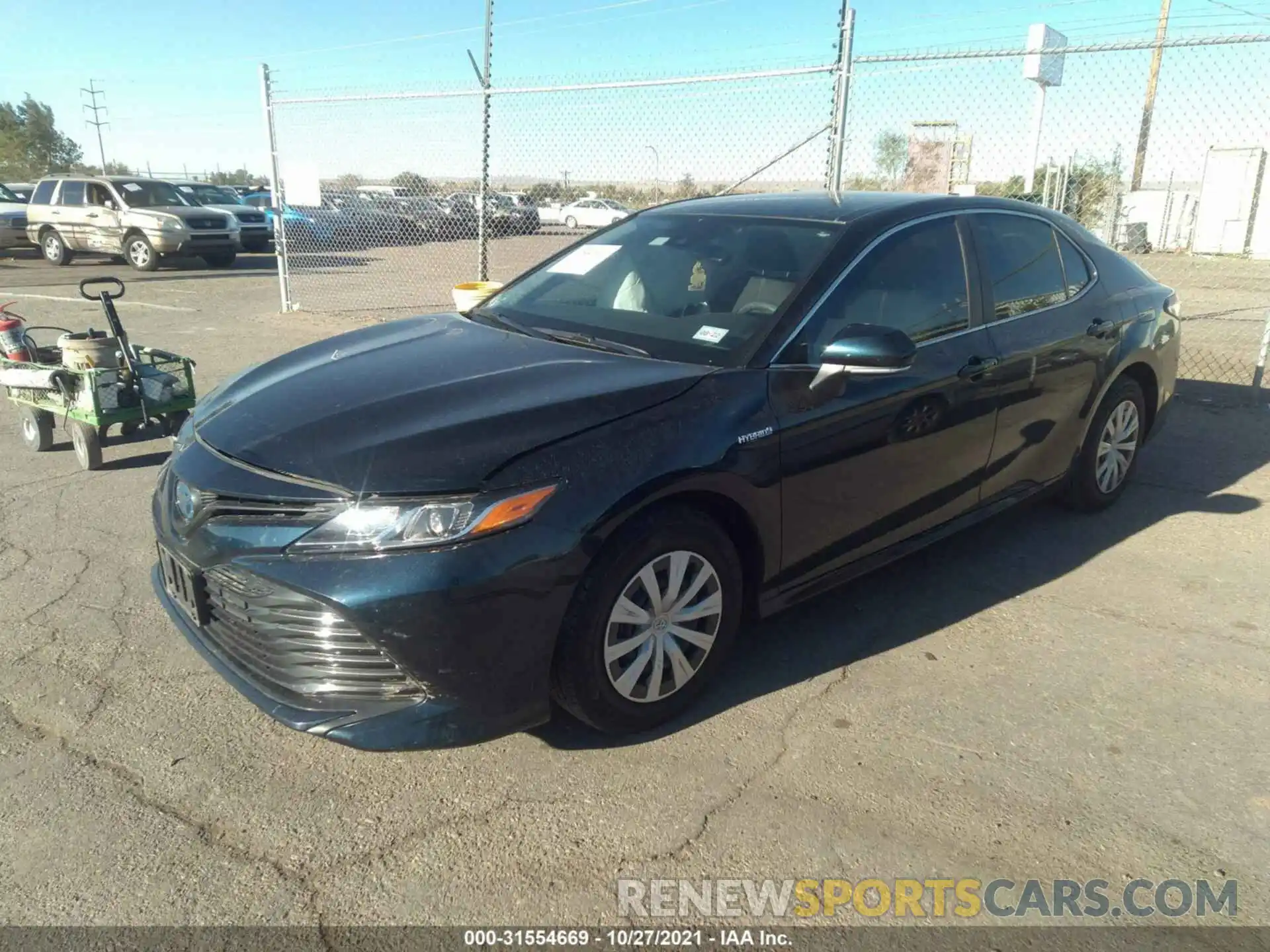 2 Photograph of a damaged car 4T1L31AK6LU541850 TOYOTA CAMRY 2020