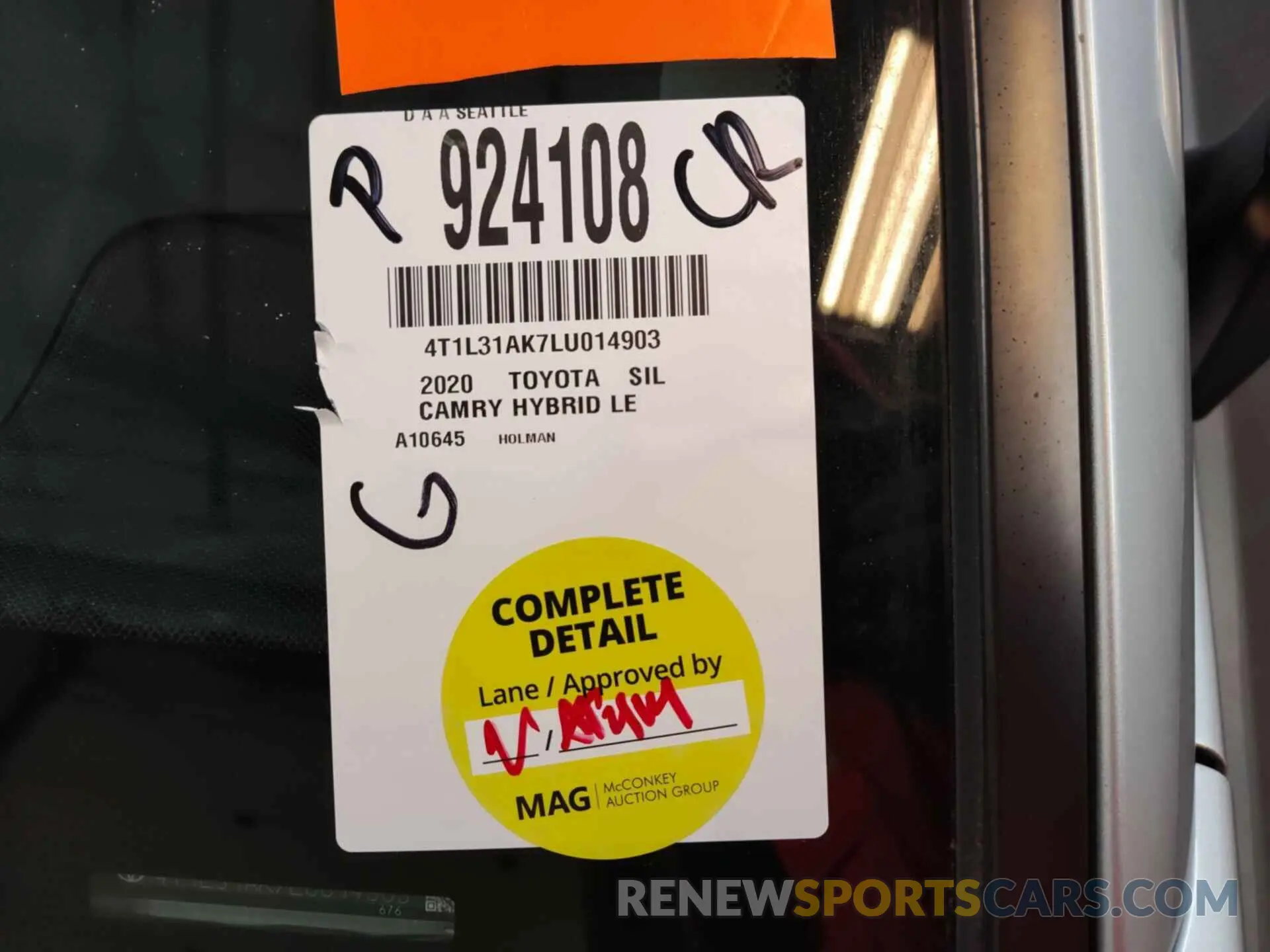 16 Photograph of a damaged car 4T1L31AK7LU014903 TOYOTA CAMRY 2020