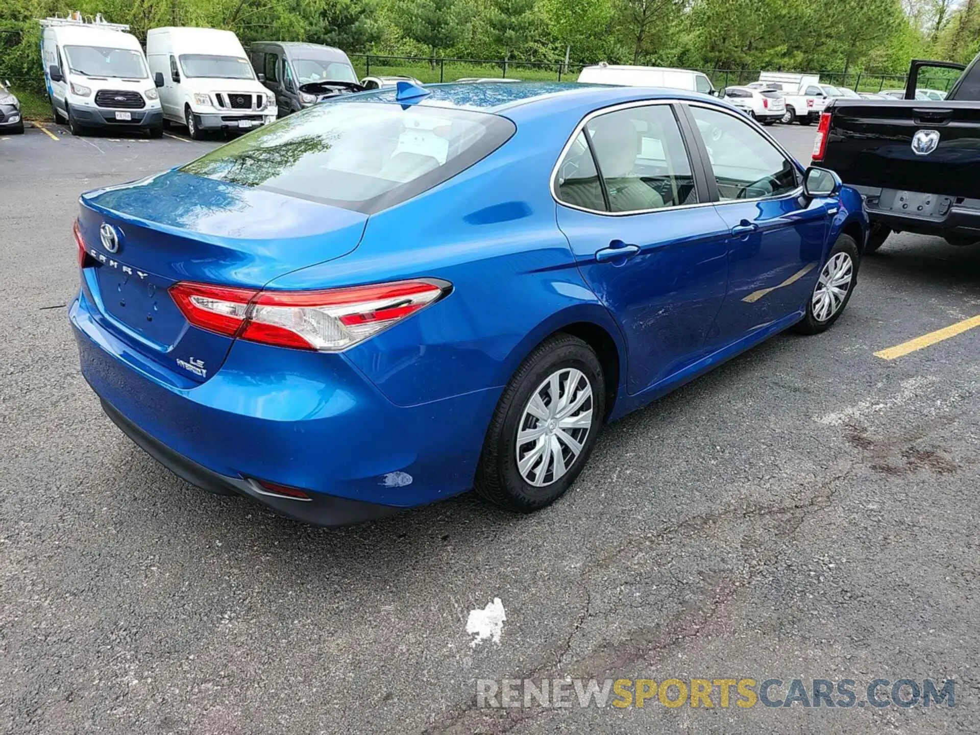 4 Photograph of a damaged car 4T1L31AK7LU014917 TOYOTA CAMRY 2020