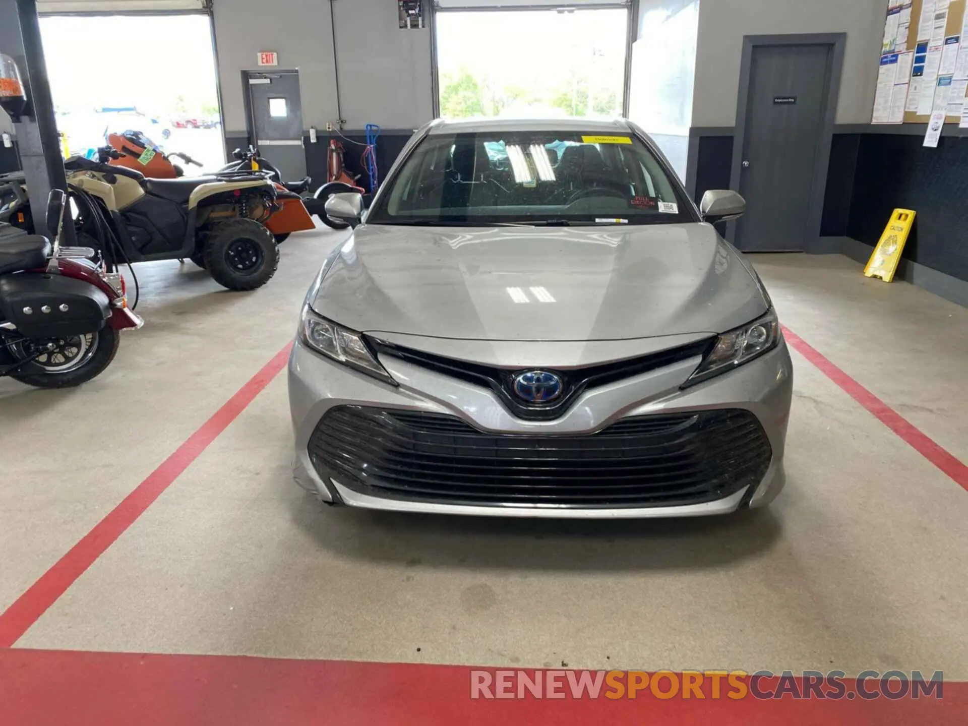 14 Photograph of a damaged car 4T1L31AK7LU015257 TOYOTA CAMRY 2020