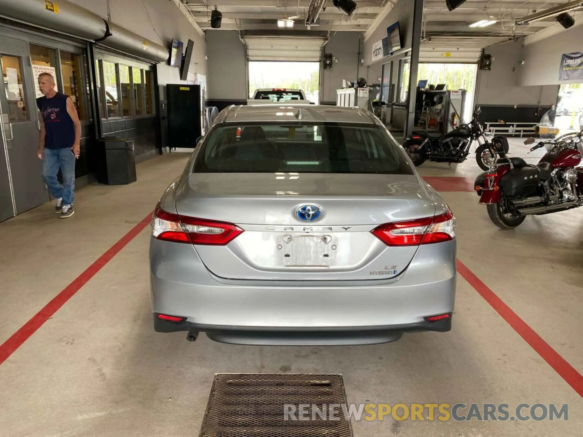 7 Photograph of a damaged car 4T1L31AK7LU015257 TOYOTA CAMRY 2020