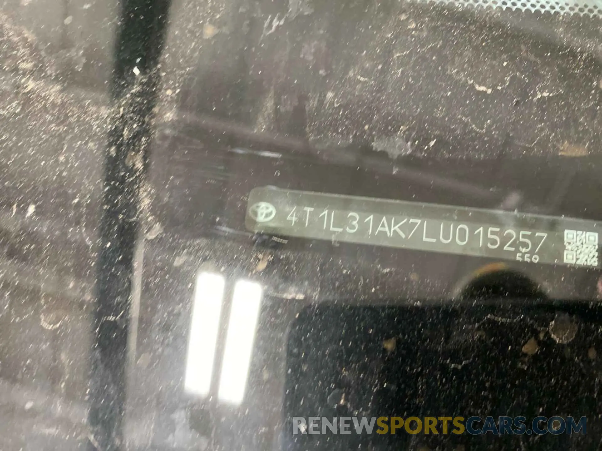 8 Photograph of a damaged car 4T1L31AK7LU015257 TOYOTA CAMRY 2020