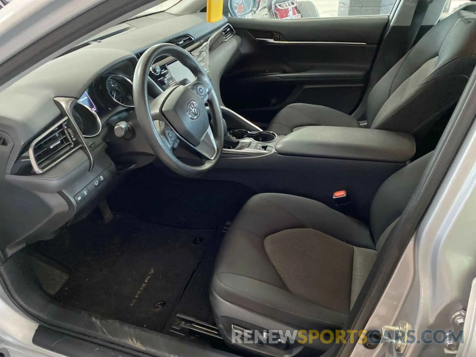 9 Photograph of a damaged car 4T1L31AK7LU015257 TOYOTA CAMRY 2020