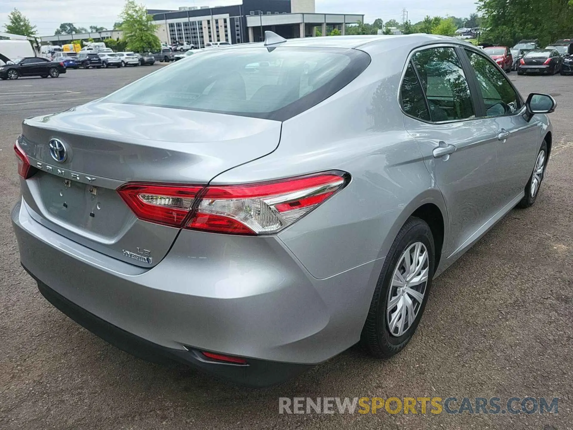 17 Photograph of a damaged car 4T1L31AK8LU014957 TOYOTA CAMRY 2020