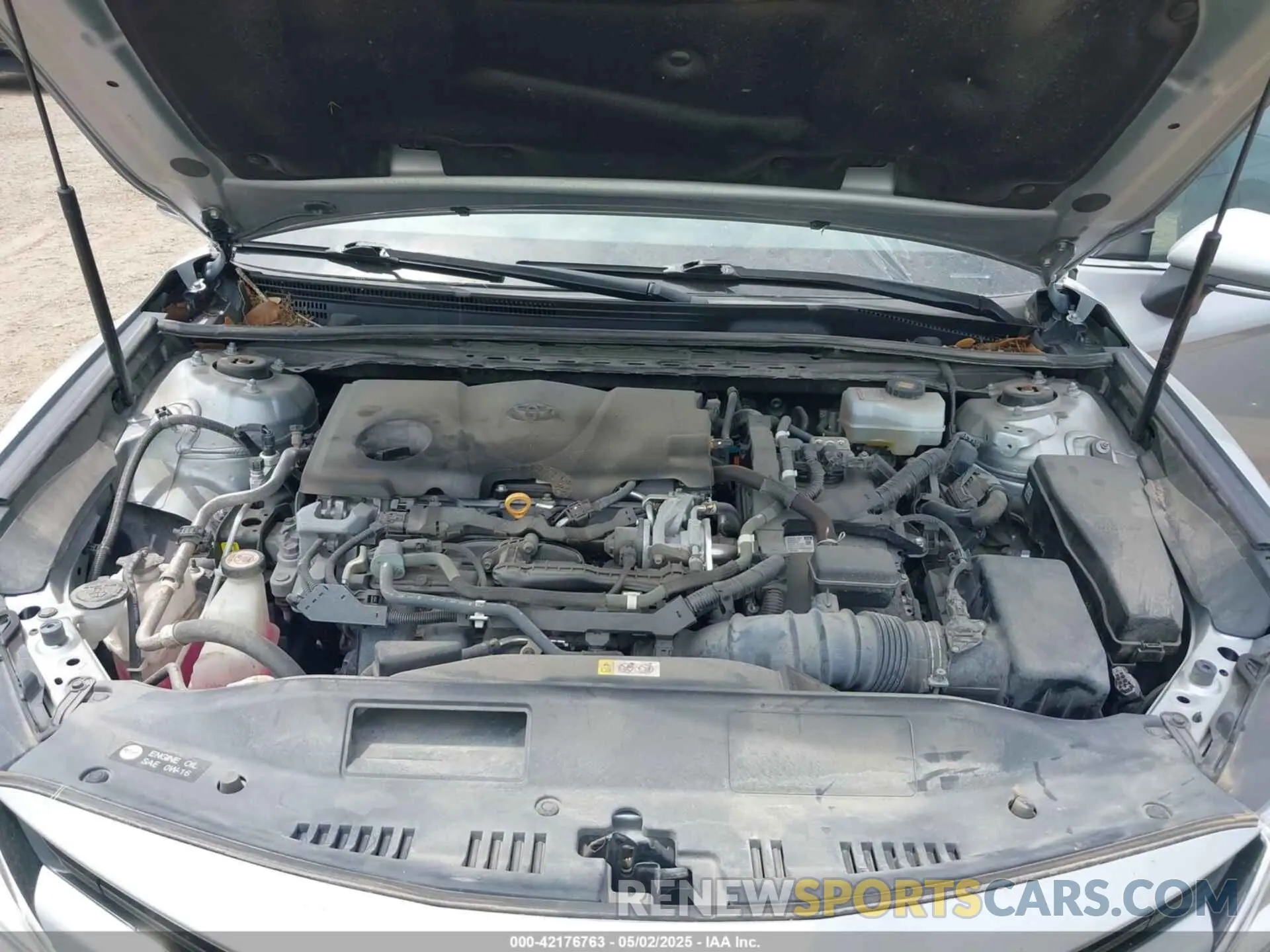 10 Photograph of a damaged car 4T1L31AK8LU015252 TOYOTA CAMRY 2020