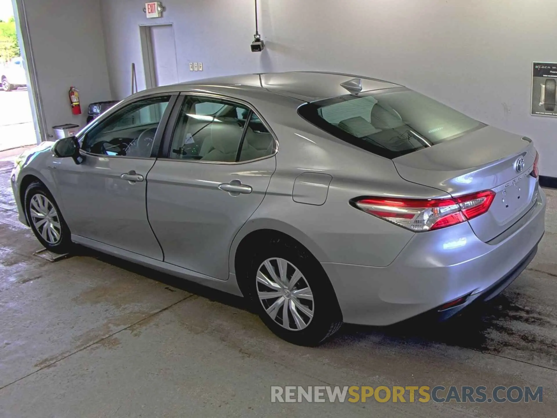 11 Photograph of a damaged car 4T1L31AK9LU014952 TOYOTA CAMRY 2020