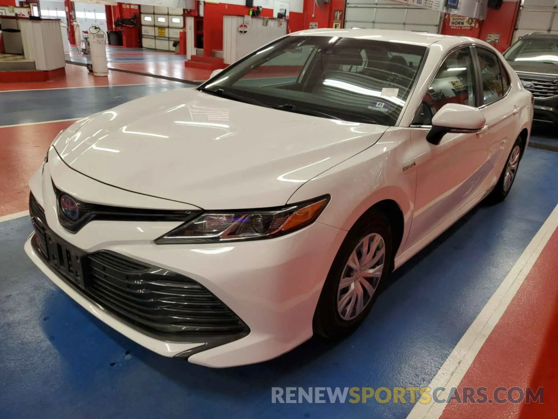 6 Photograph of a damaged car 4T1L31AK9LU520359 TOYOTA CAMRY 2020