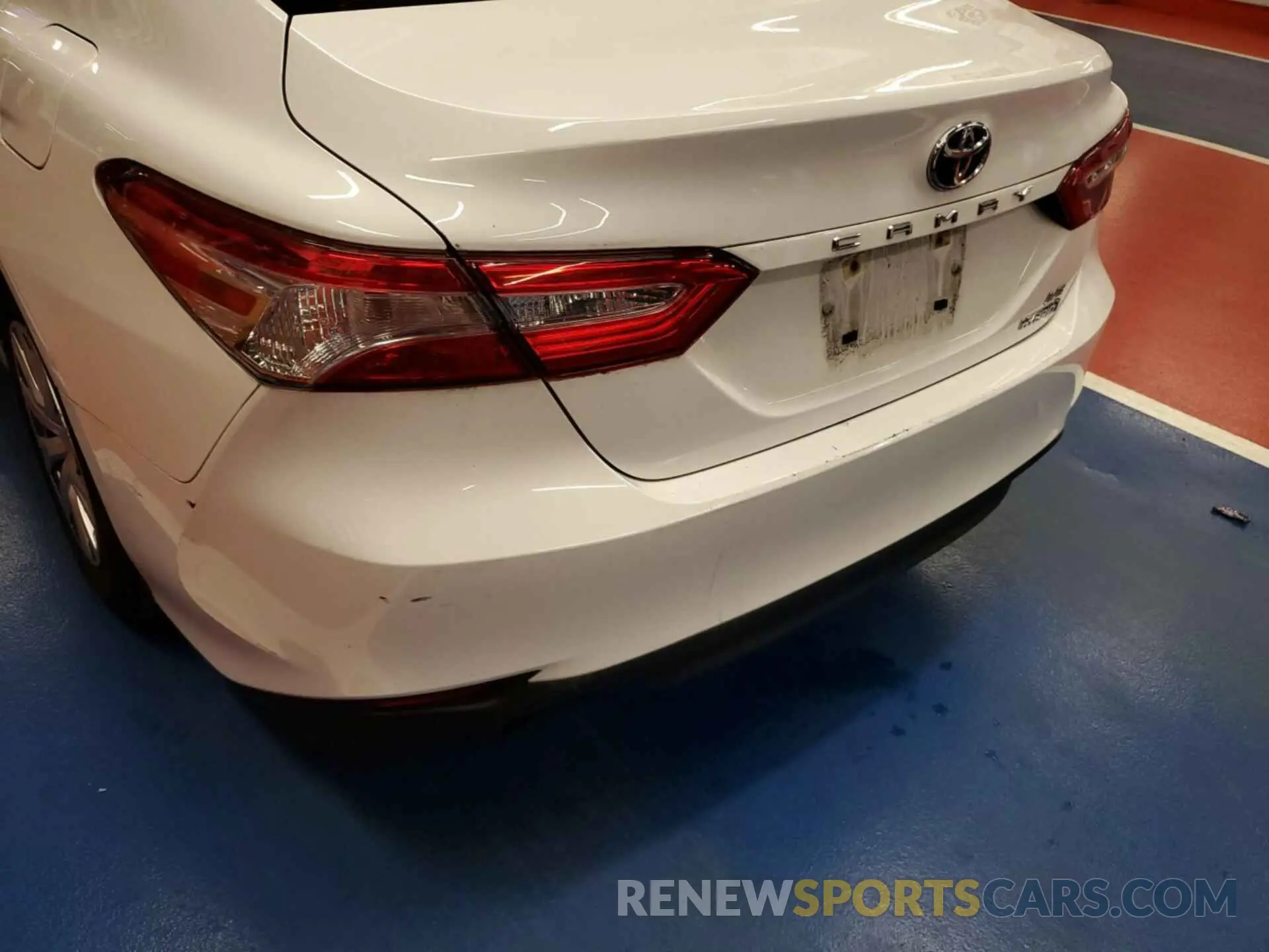 8 Photograph of a damaged car 4T1L31AK9LU520359 TOYOTA CAMRY 2020