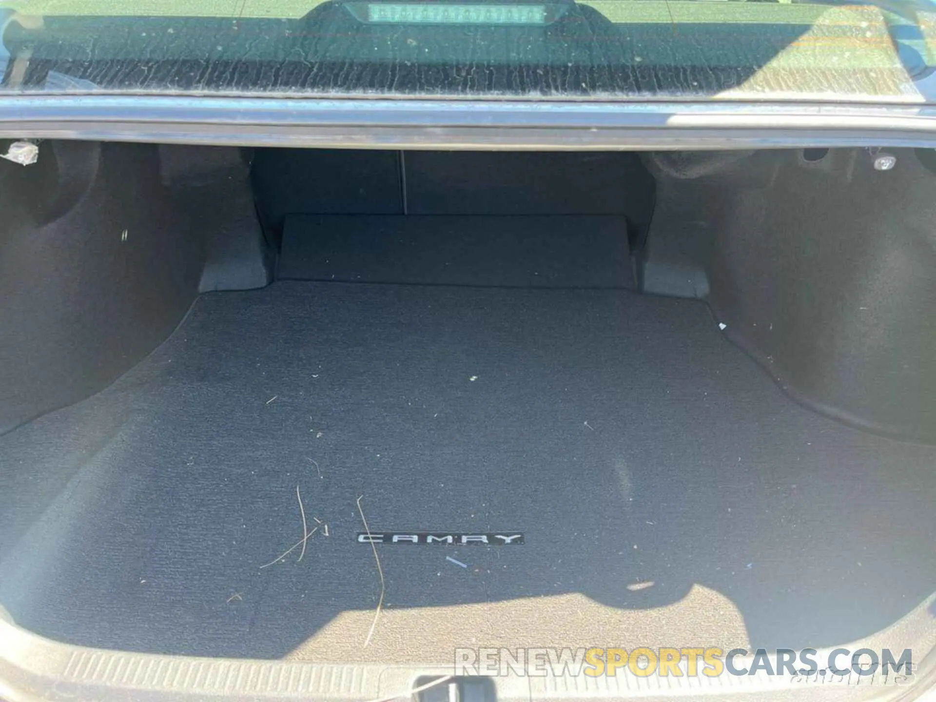 13 Photograph of a damaged car 4T1L31AKXLU536649 TOYOTA CAMRY 2020