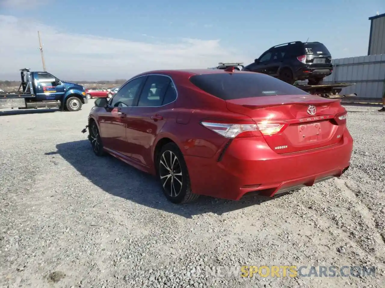 3 Photograph of a damaged car 4T1M11AK0LU309464 TOYOTA CAMRY 2020