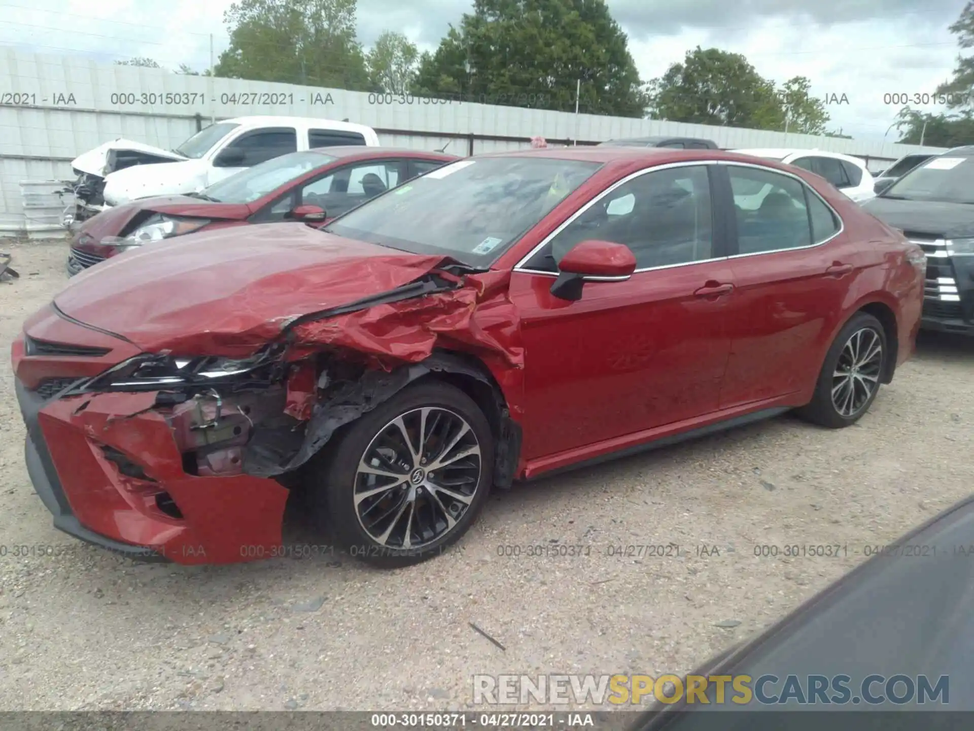 2 Photograph of a damaged car 4T1M11AK0LU319377 TOYOTA CAMRY 2020