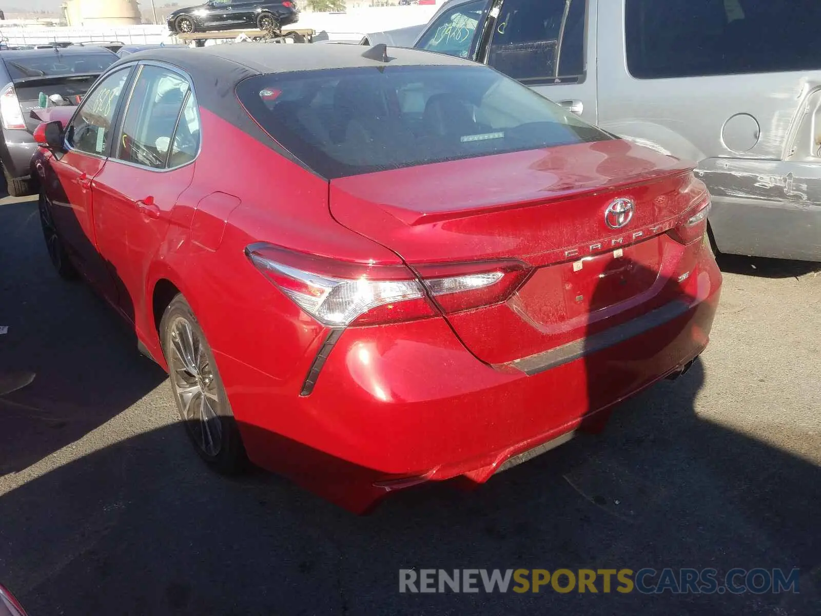 3 Photograph of a damaged car 4T1M11AK0LU365081 TOYOTA CAMRY 2020