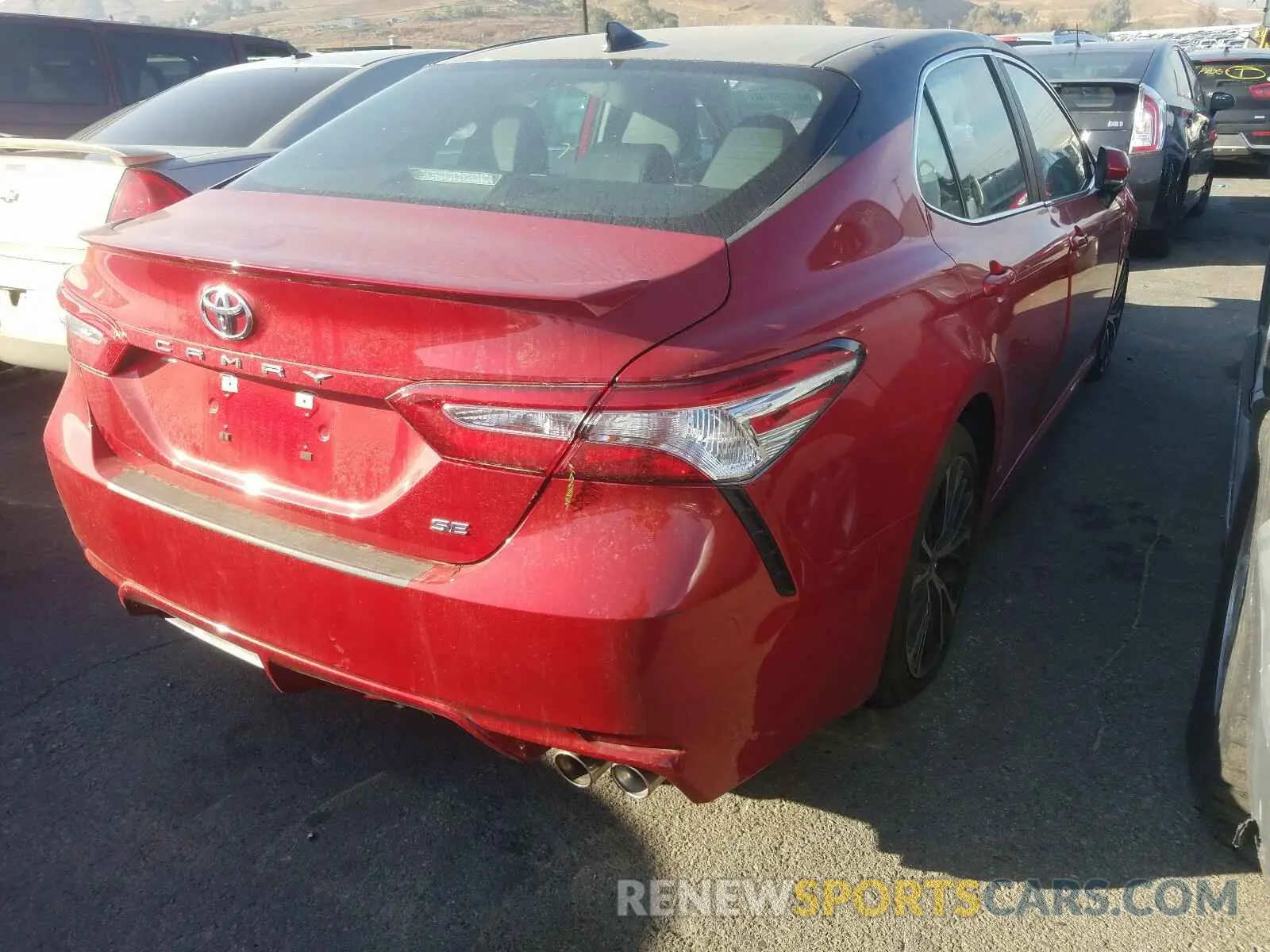4 Photograph of a damaged car 4T1M11AK0LU365081 TOYOTA CAMRY 2020
