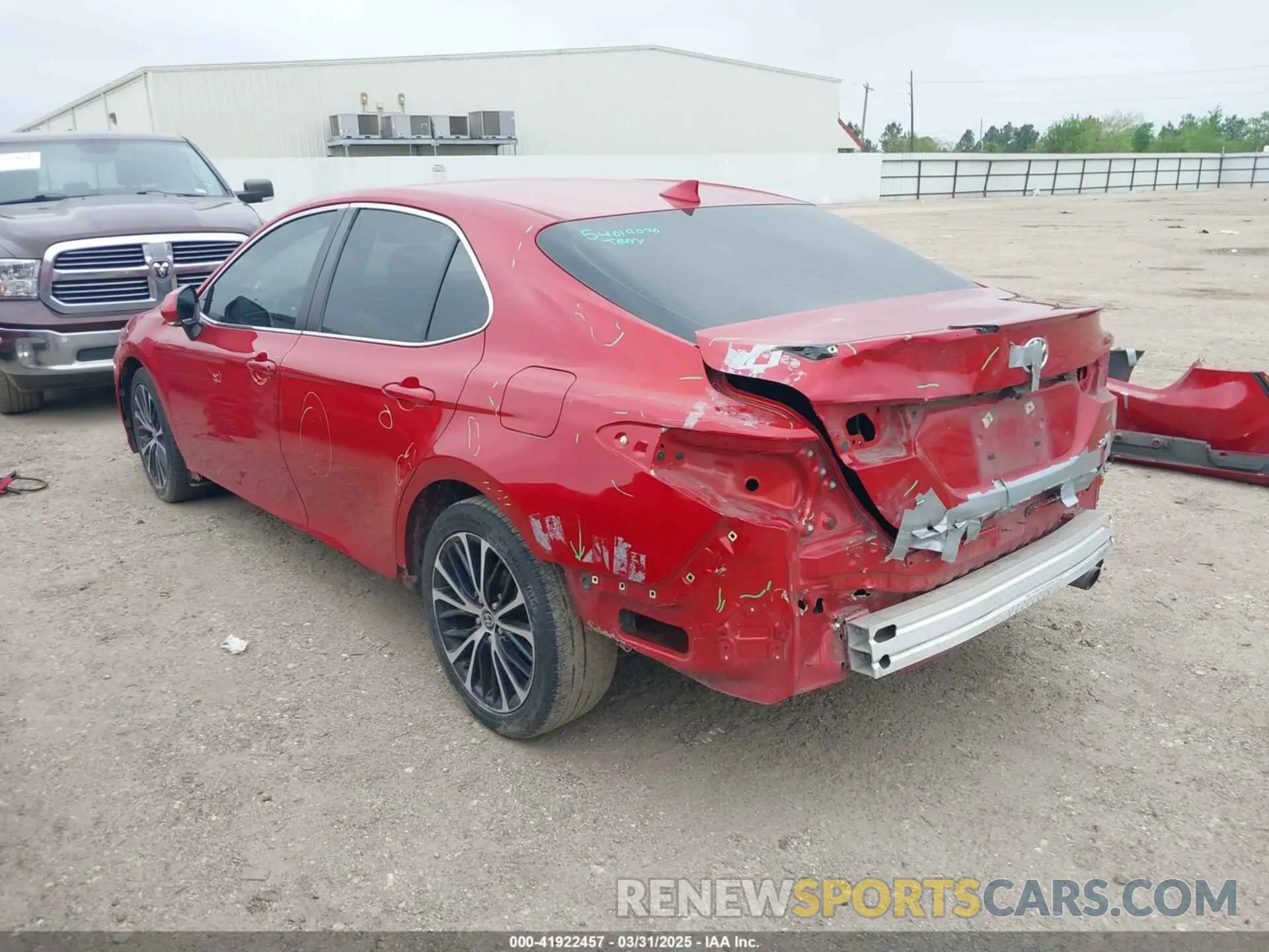 3 Photograph of a damaged car 4T1M11AK0LU376257 TOYOTA CAMRY 2020