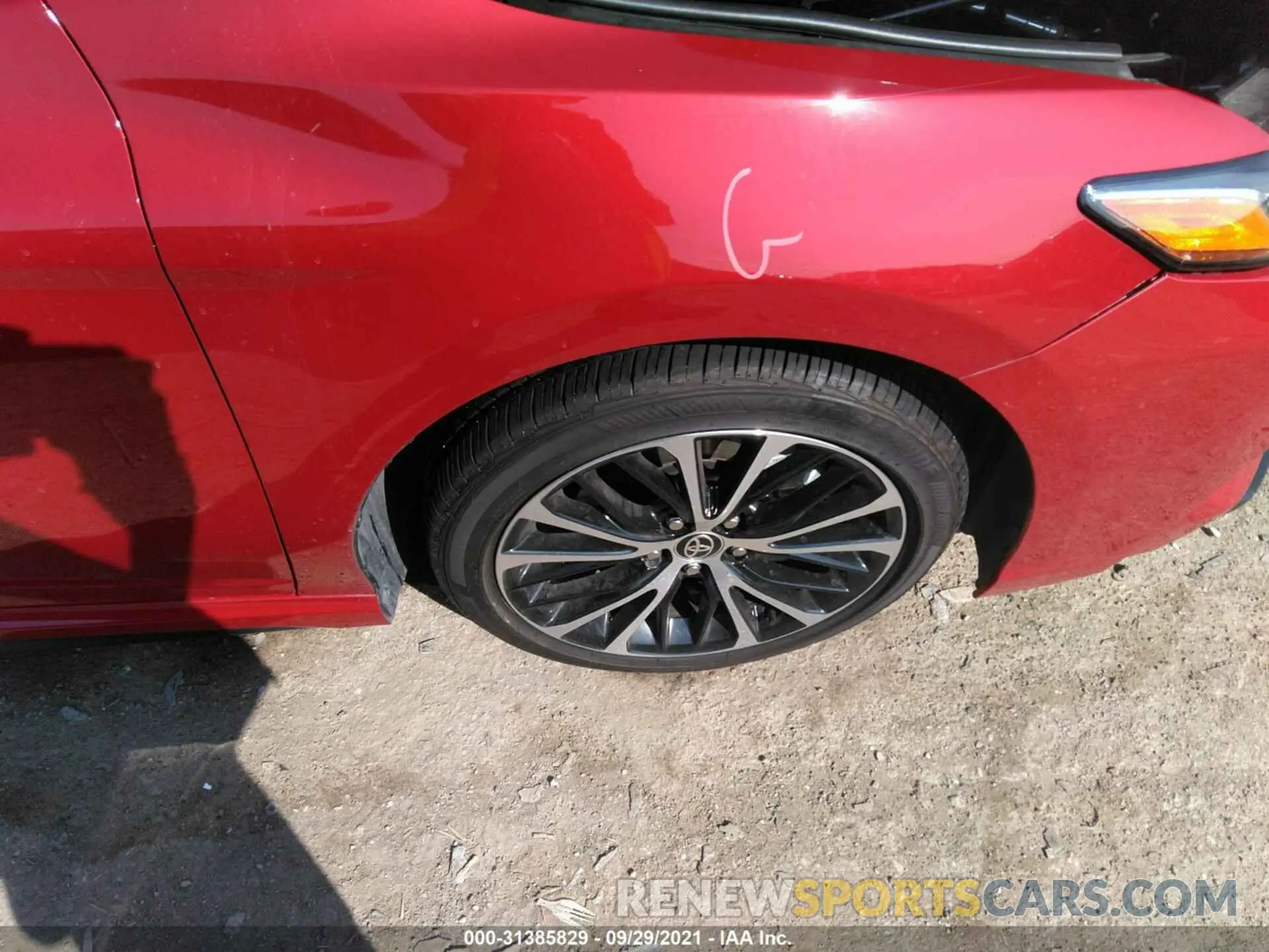 14 Photograph of a damaged car 4T1M11AK0LU390692 TOYOTA CAMRY 2020