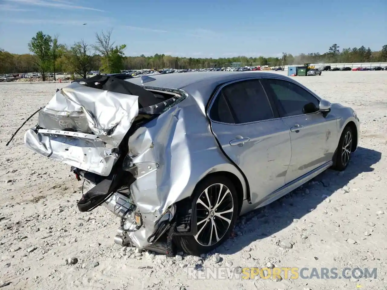 4 Photograph of a damaged car 4T1M11AK0LU504044 TOYOTA CAMRY 2020