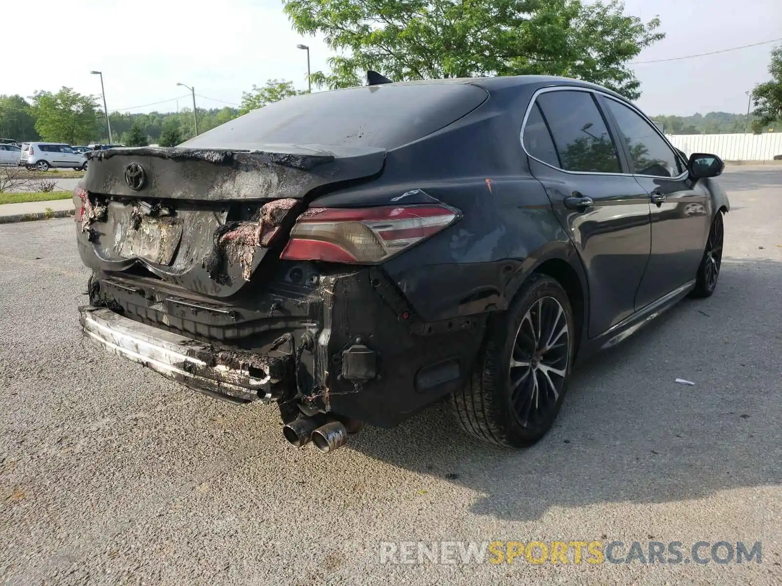 4 Photograph of a damaged car 4T1M11AK0LU866486 TOYOTA CAMRY 2020